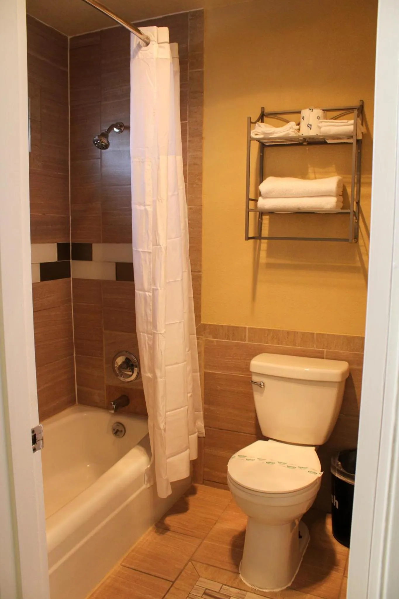 Shower in Days Inn by Wyndham Bend