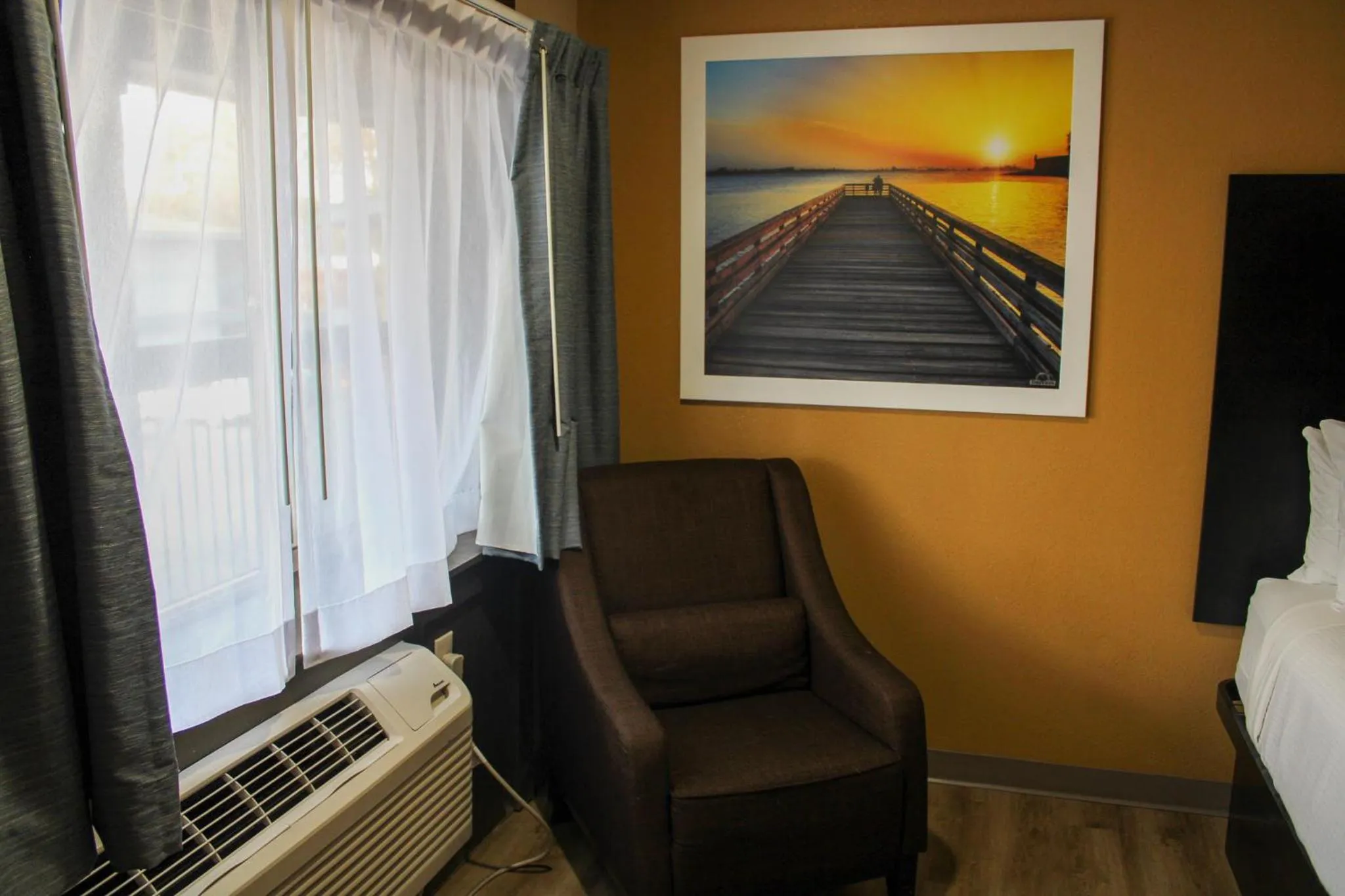 Seating area in Days Inn by Wyndham Bend