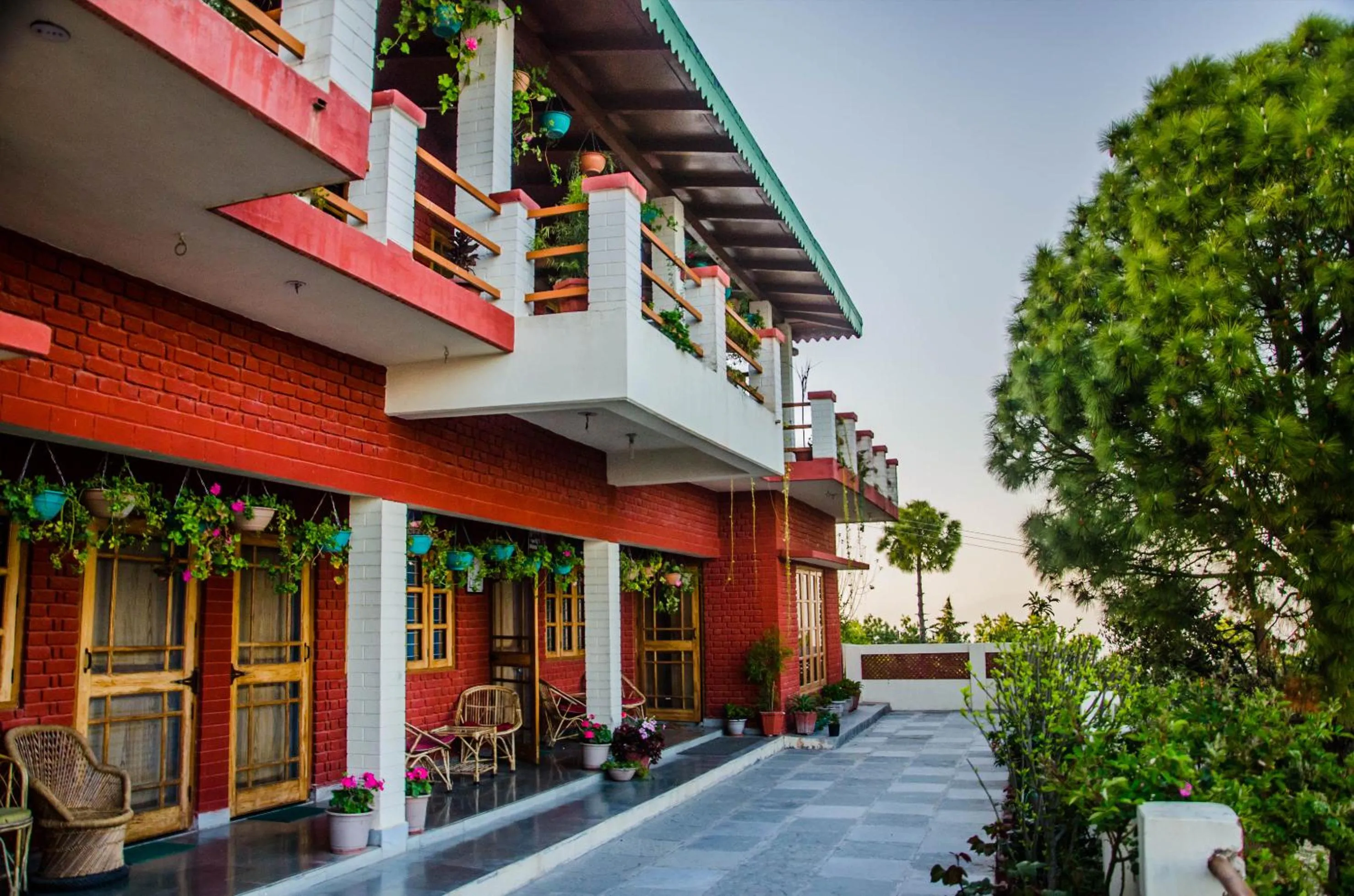 Deluxe Room in Tehri Retreat Sursingdhar, Near New Tehri & Kanatal, By Himalayan Eco Lodges