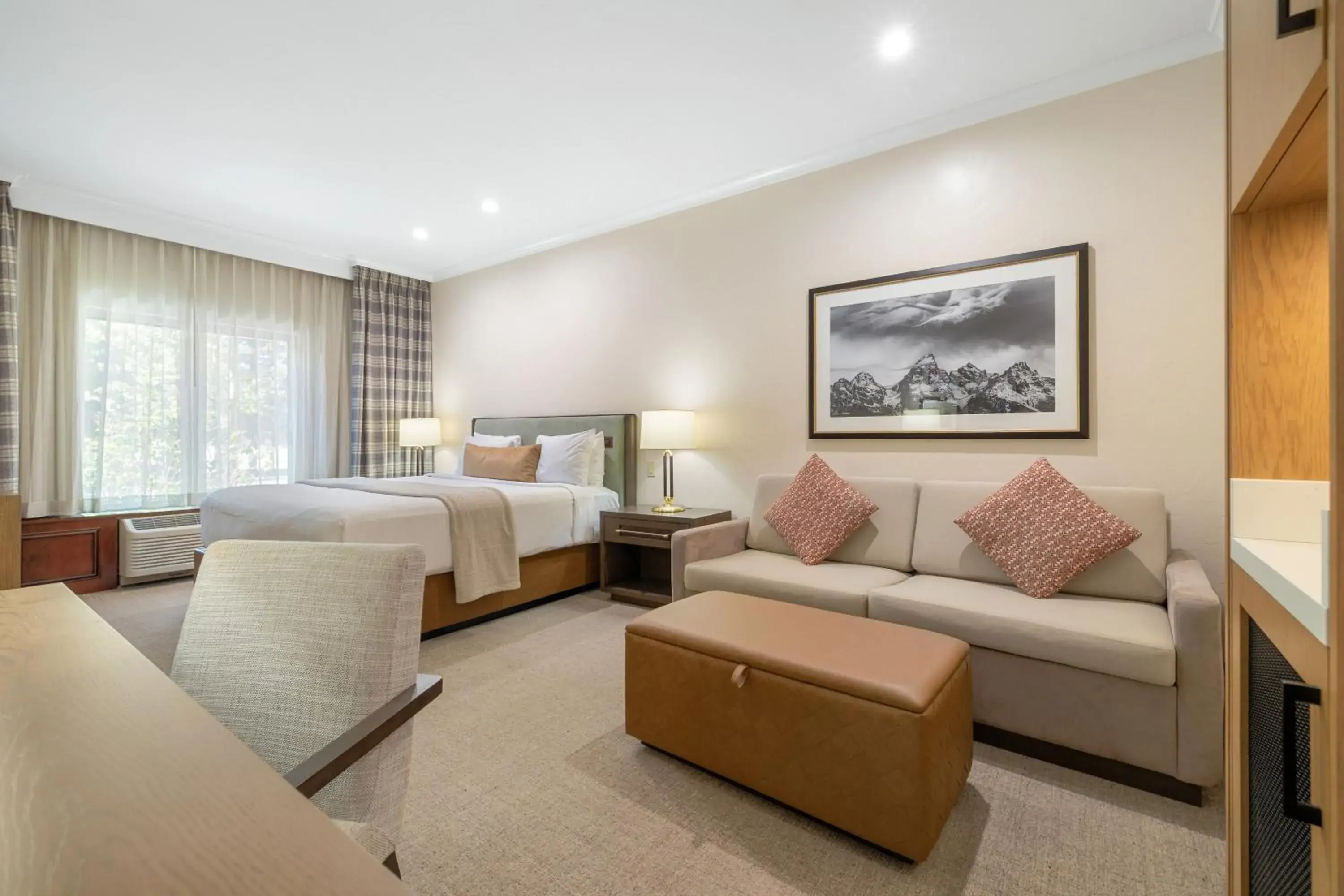 Bedroom, Bed in The Lodge at Jackson Hole Bedroom, Bed in The Lodge at Jackson Hole