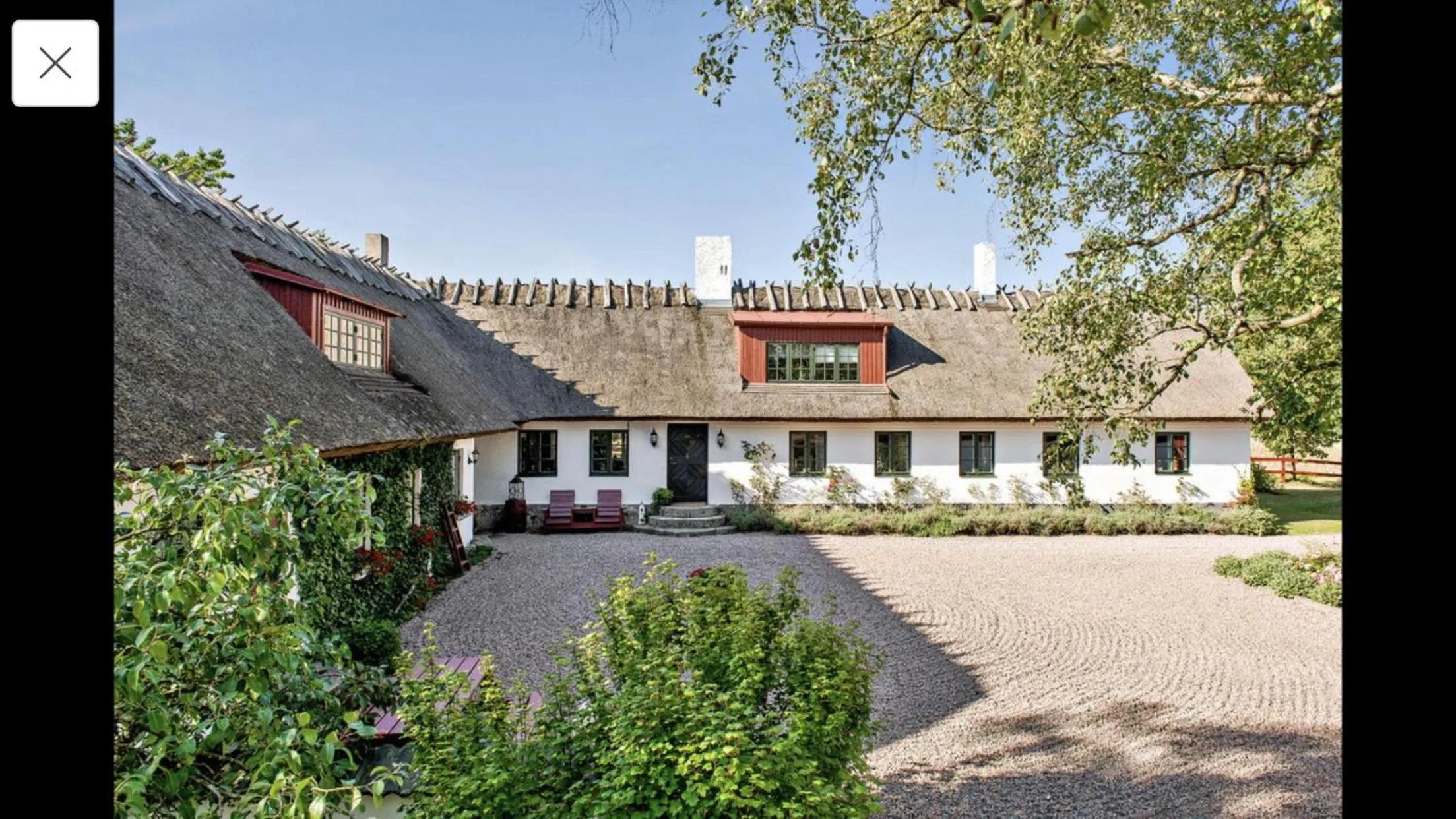 Property building in Husargårdens Bed & Breakfast