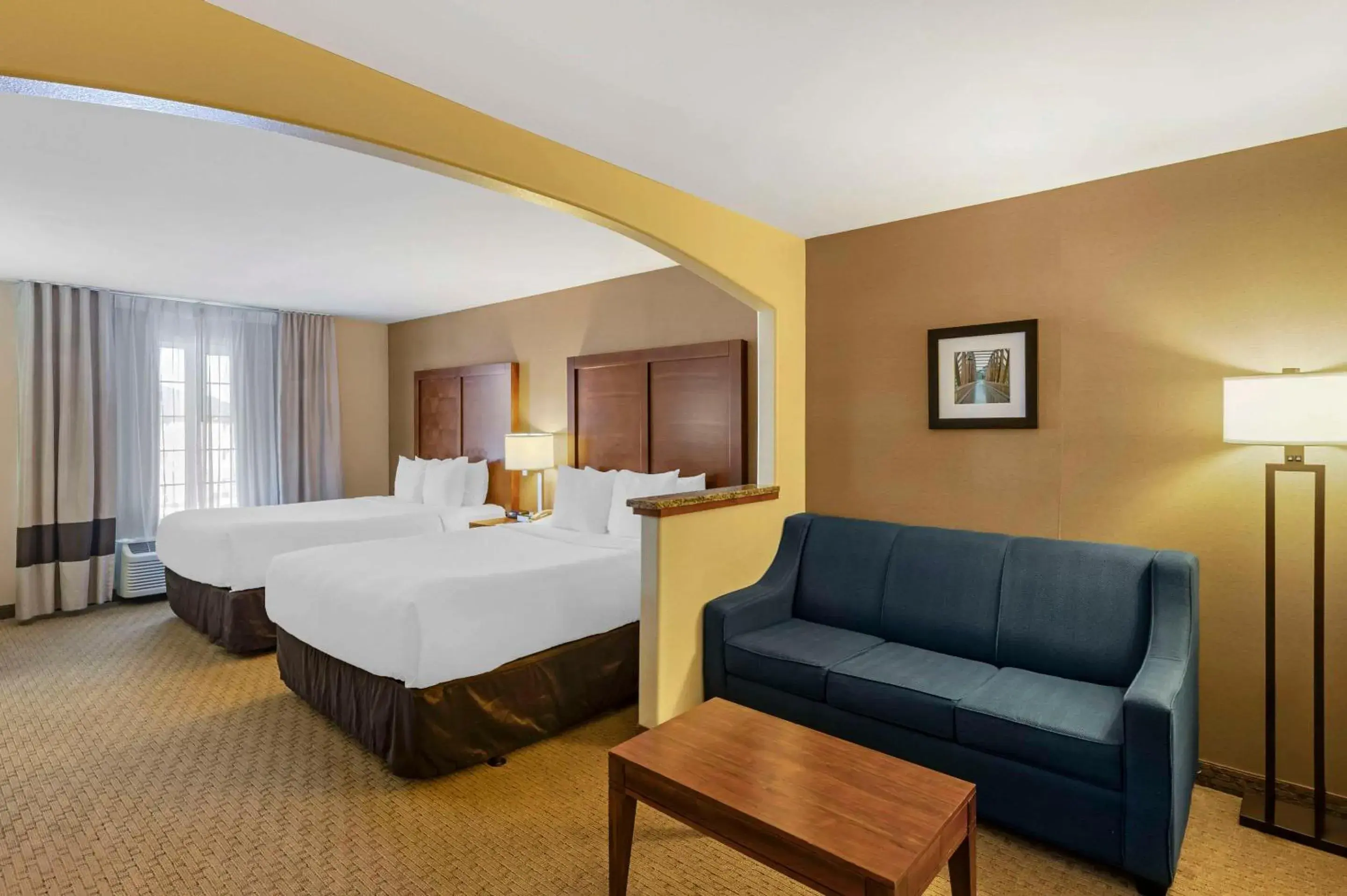 Bedroom, Bed in Comfort Inn & Suites Gillette near Campbell Medical Center Bedroom, Bed in Comfort Inn & Suites Gillette near Campbell Medical Center