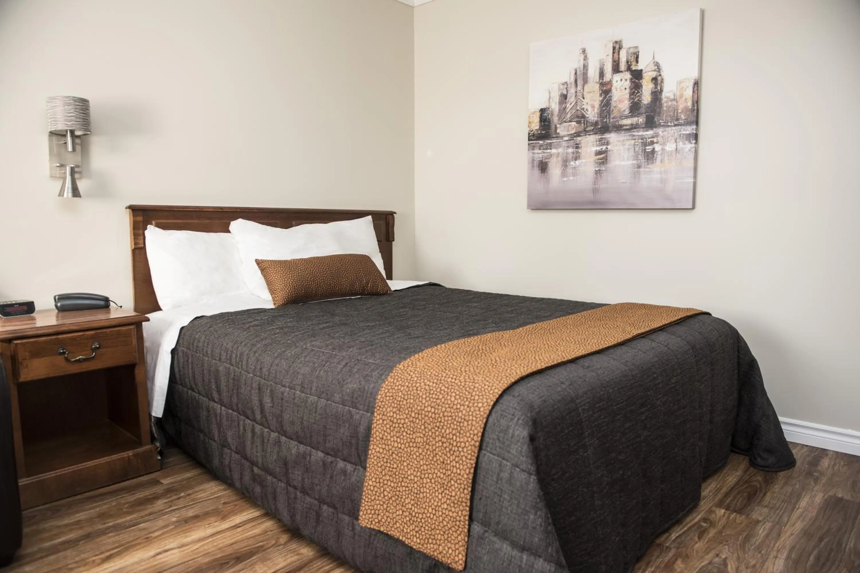 Bed in Le Deauville Motel