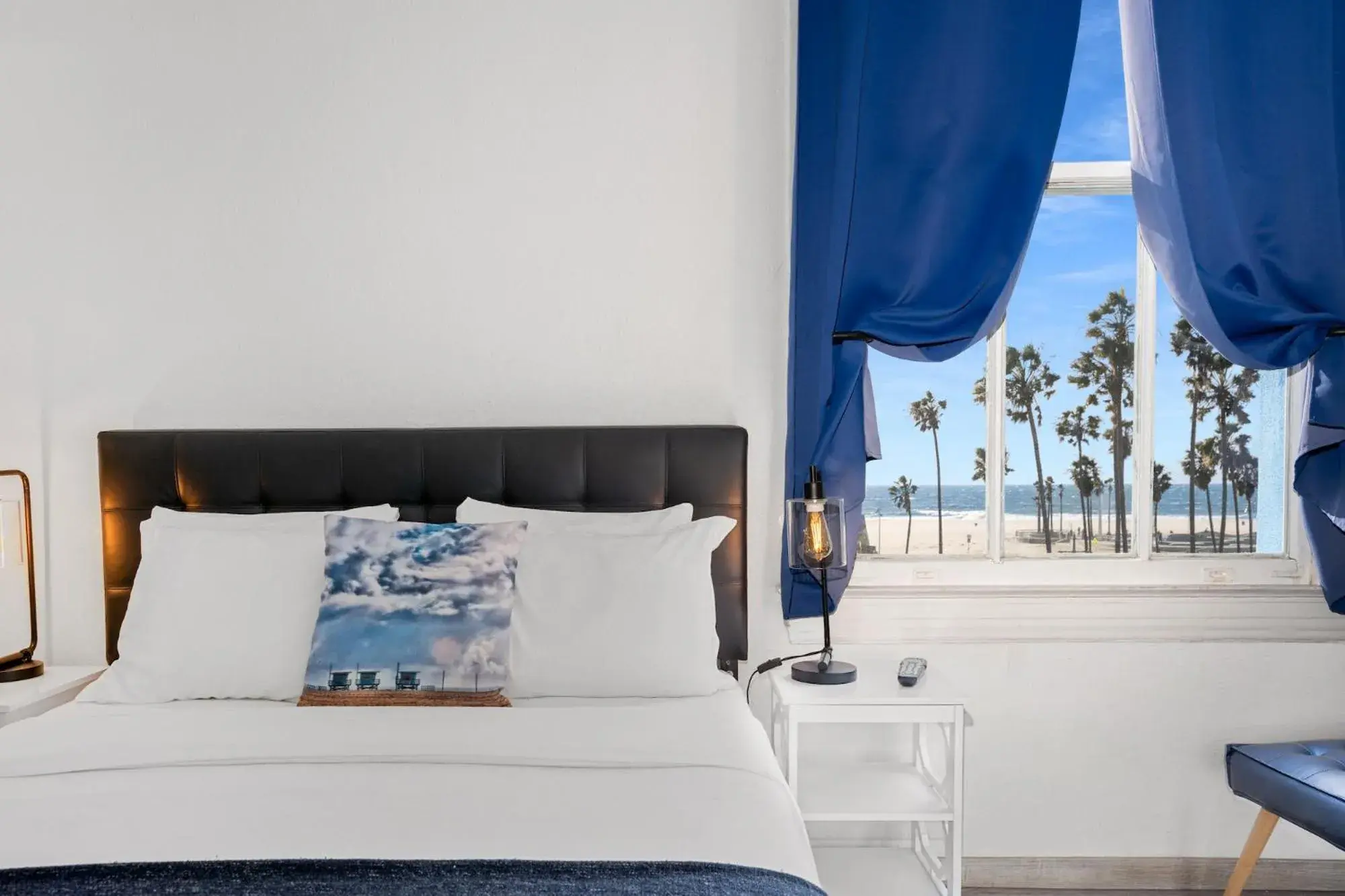 Bedroom, Bed in Samesun Venice Beach Hotel & Hostel Bedroom, Bed in Samesun Venice Beach Hotel & Hostel