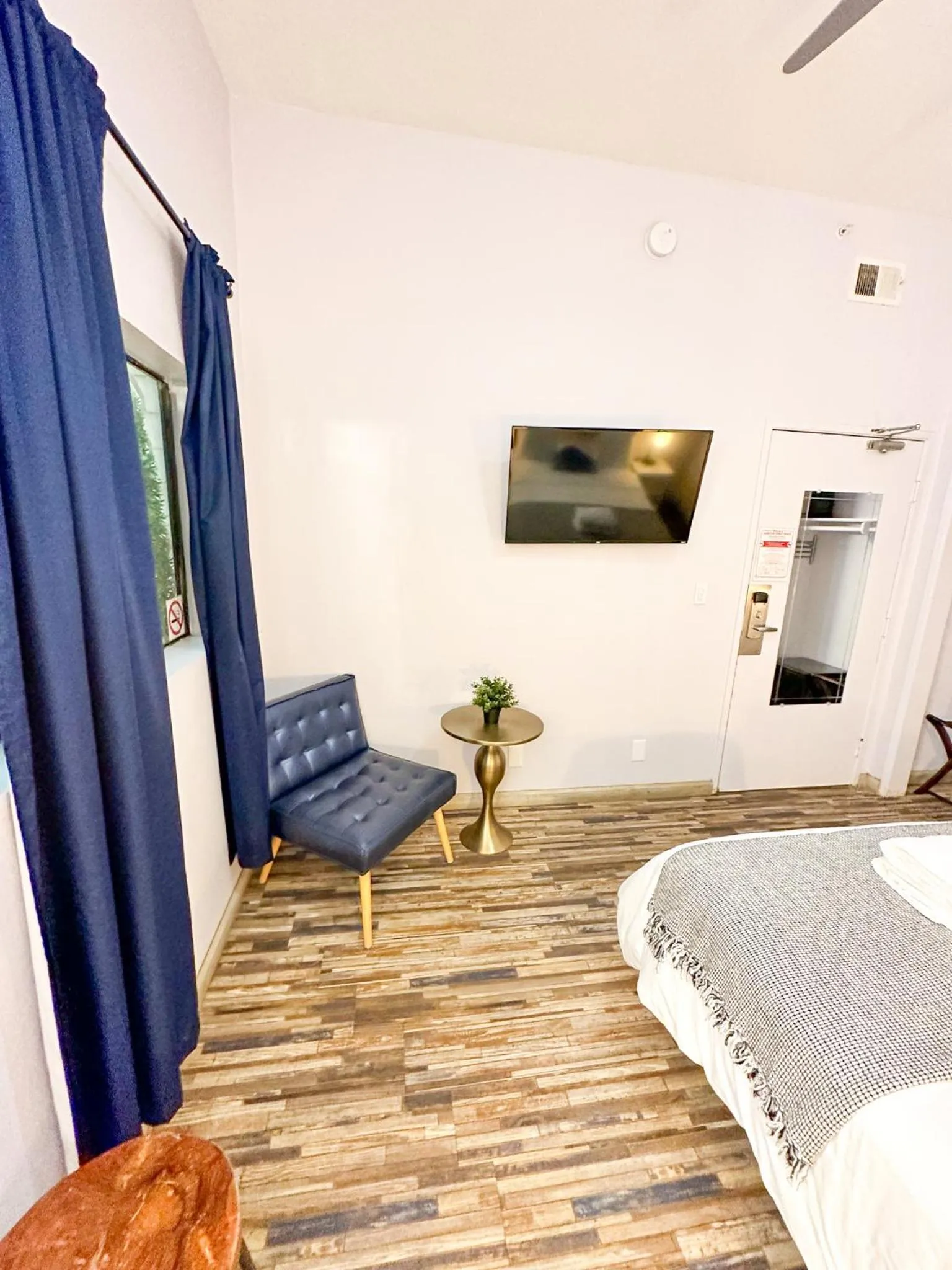 TV and multimedia, Bed in Samesun Venice Beach Hotel & Hostel