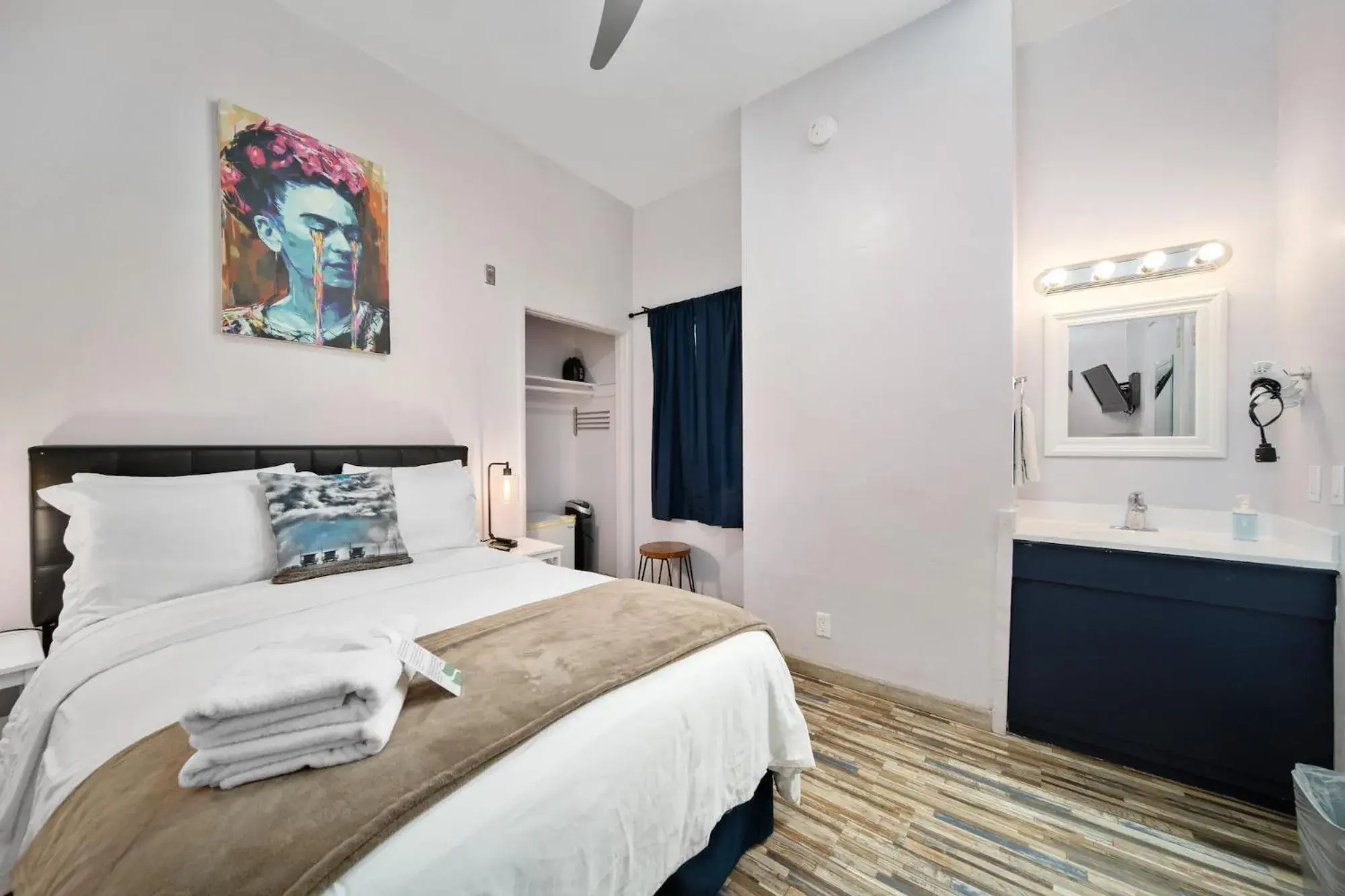 Bedroom, Bed in Samesun Venice Beach Hotel & Hostel Bedroom, Bed in Samesun Venice Beach Hotel & Hostel