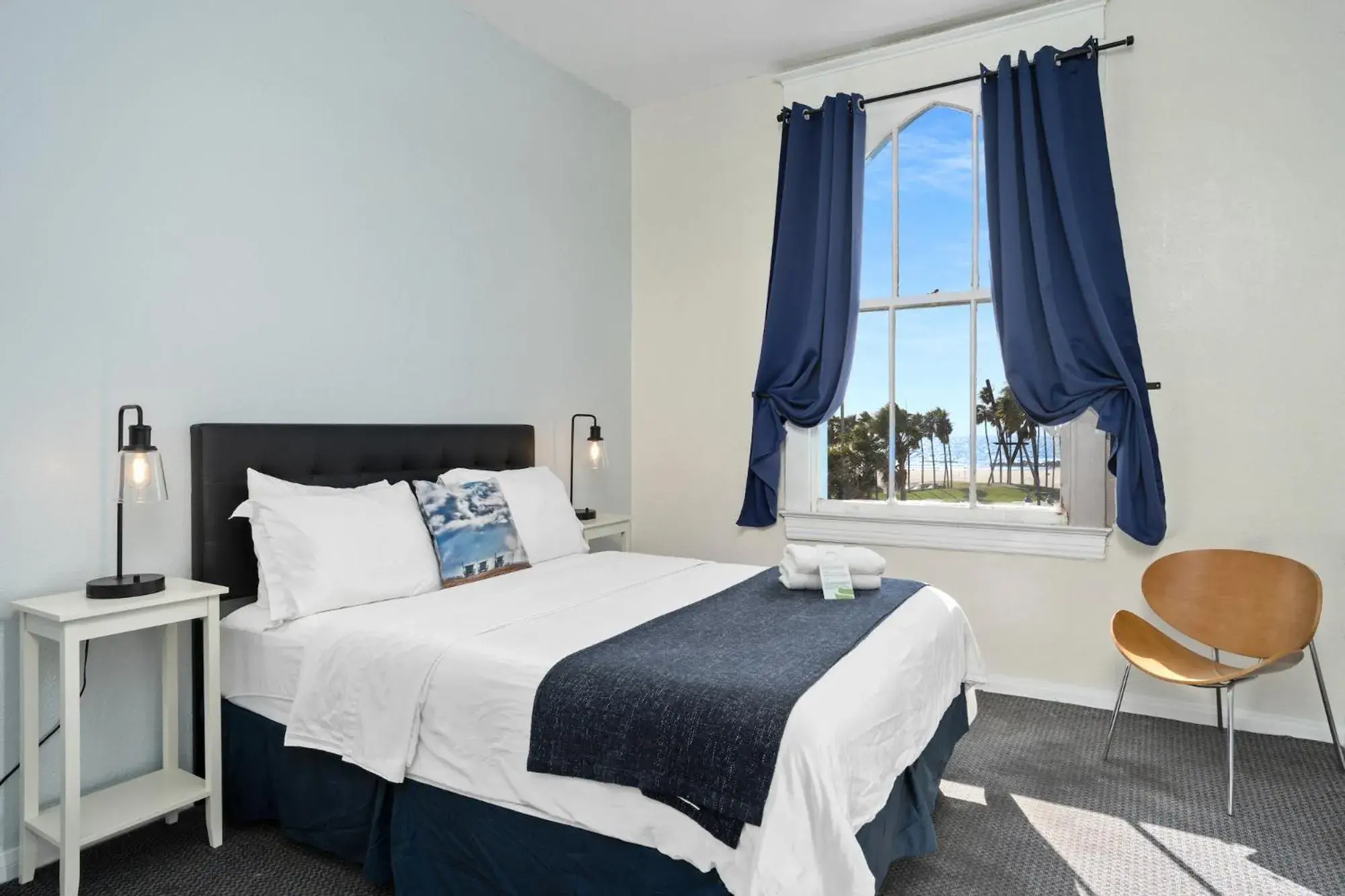 Bedroom, Bed in Samesun Venice Beach Hotel & Hostel Bedroom, Bed in Samesun Venice Beach Hotel & Hostel