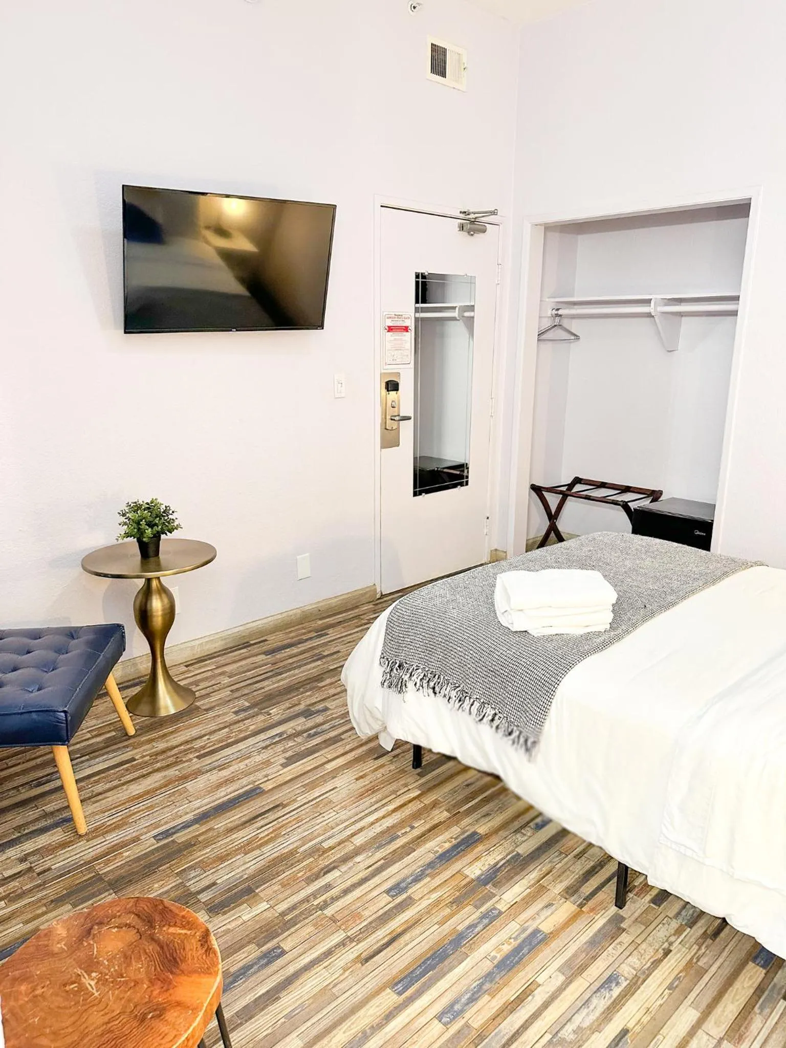 Bedroom, Bed in Samesun Venice Beach Hotel & Hostel