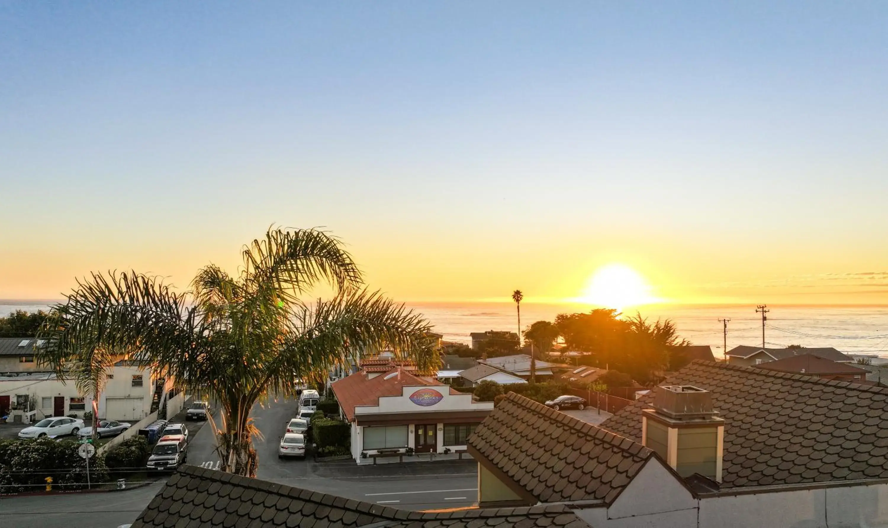 Property building in Cayucos Sunset Inn Property building in Cayucos Sunset Inn