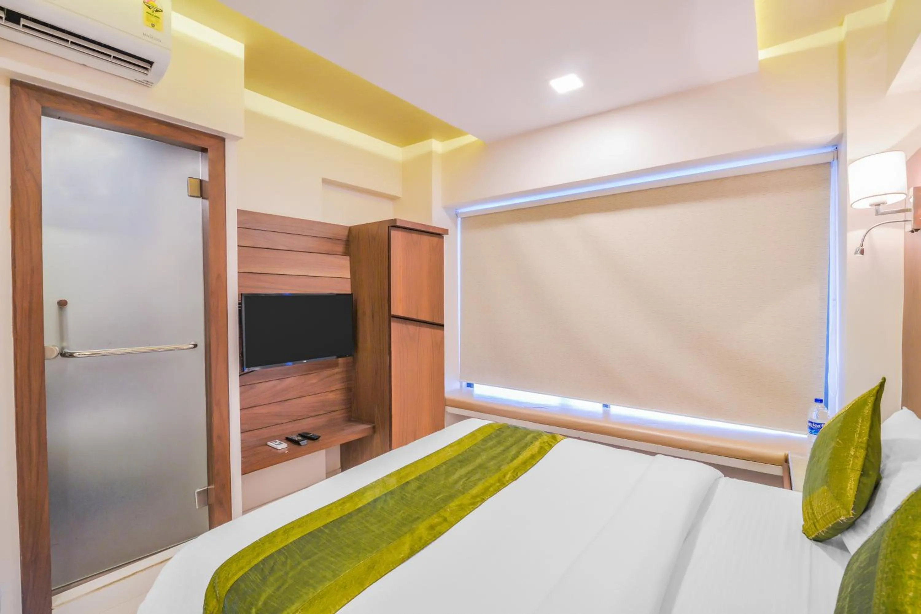 bunk bed, Bed in Oxford Hotel Powai