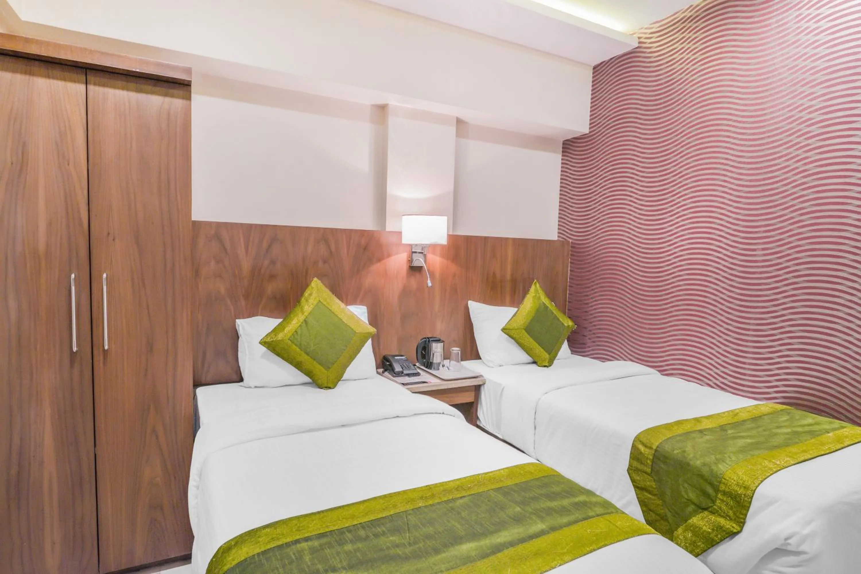 Bed in Oxford Hotel Powai