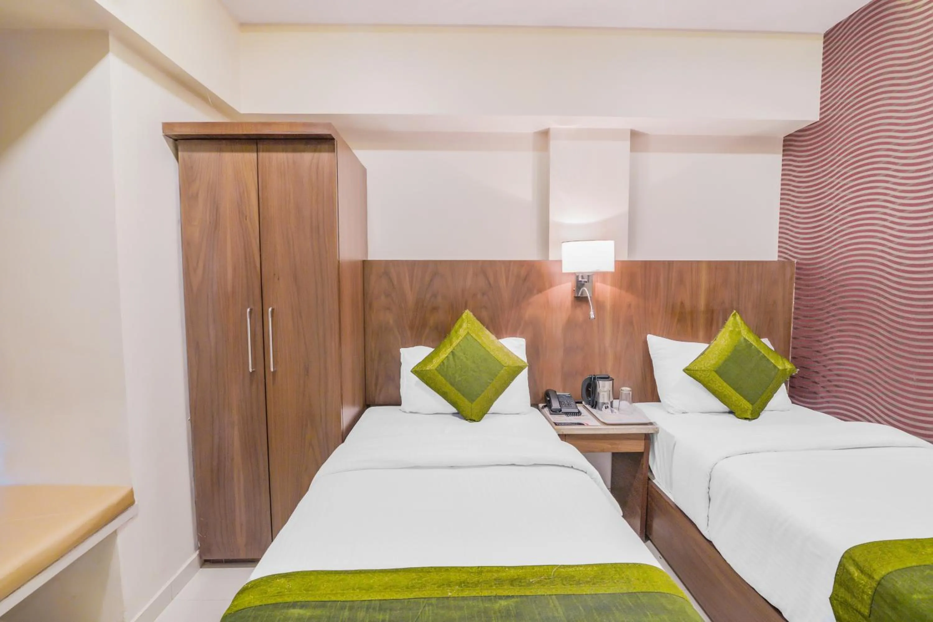 Bed in Oxford Hotel Powai