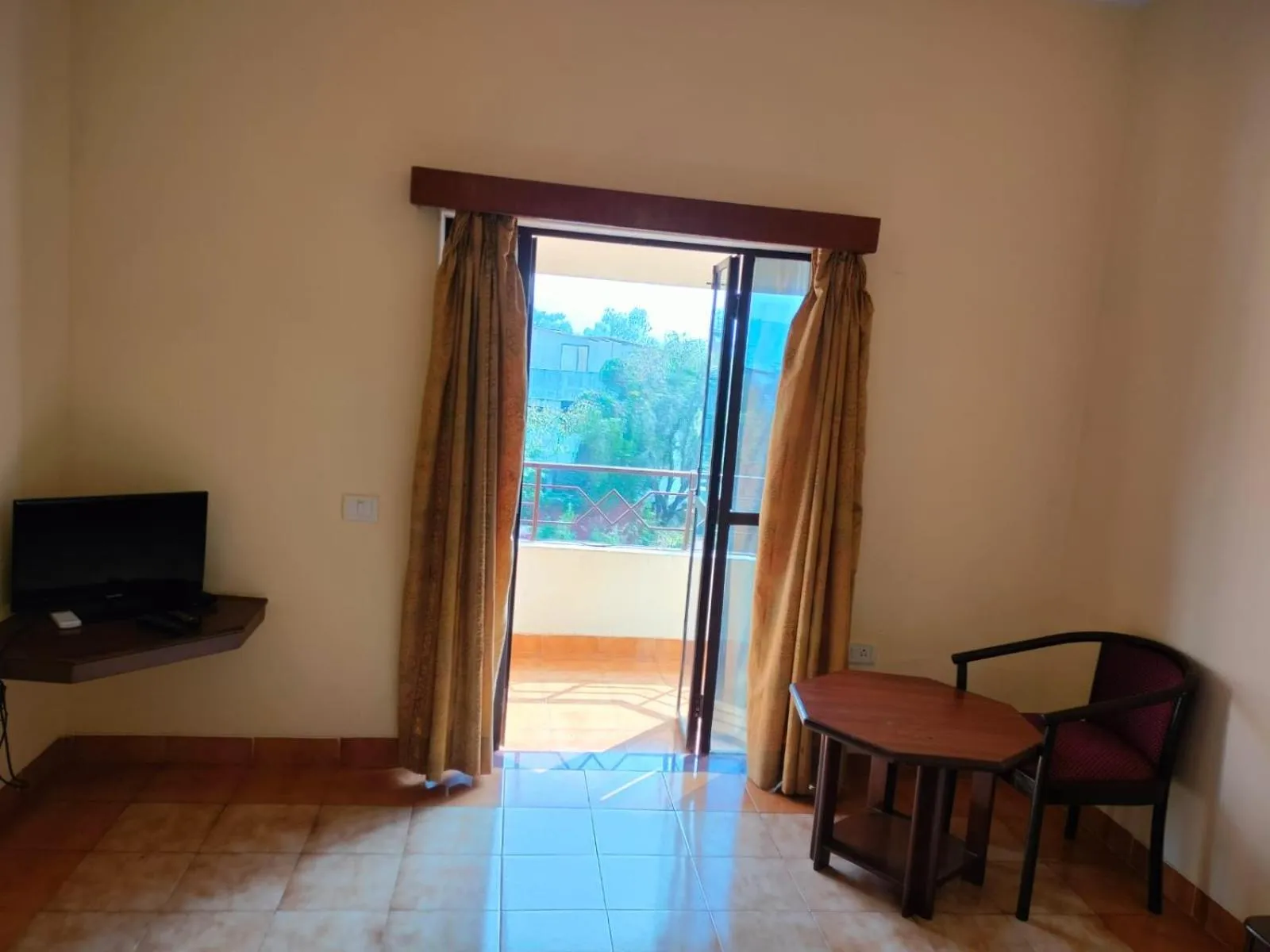 Seating area in The Dhanhills - a valley view hotel in panchgani