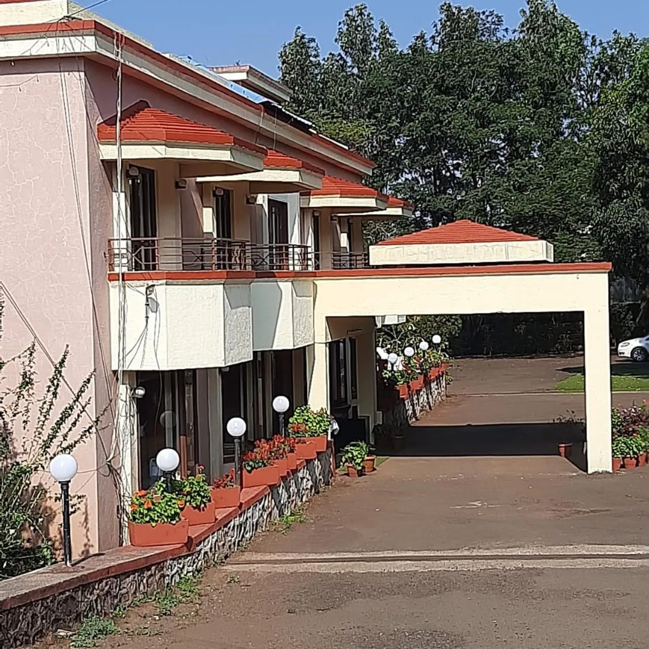 Property building in The Dhanhills - a valley view hotel in panchgani