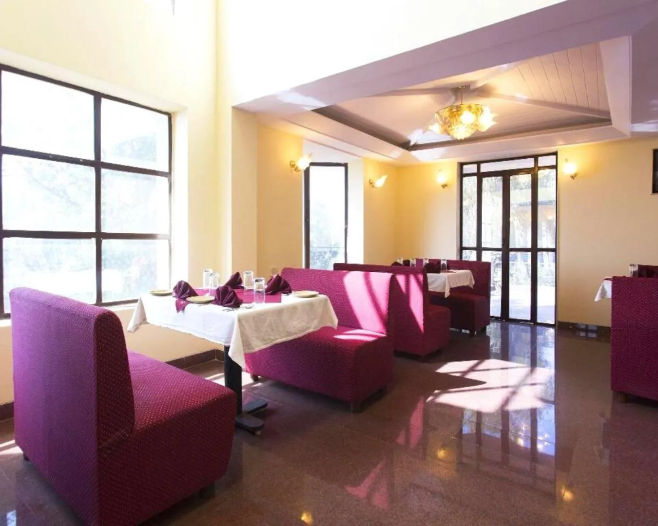 Restaurant/places to eat in The Dhanhills - a valley view hotel in panchgani