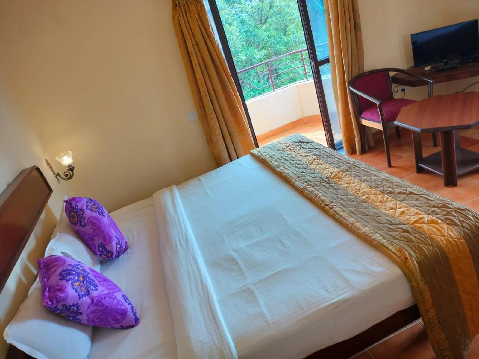 Bed in The Dhanhills - a valley view hotel in panchgani