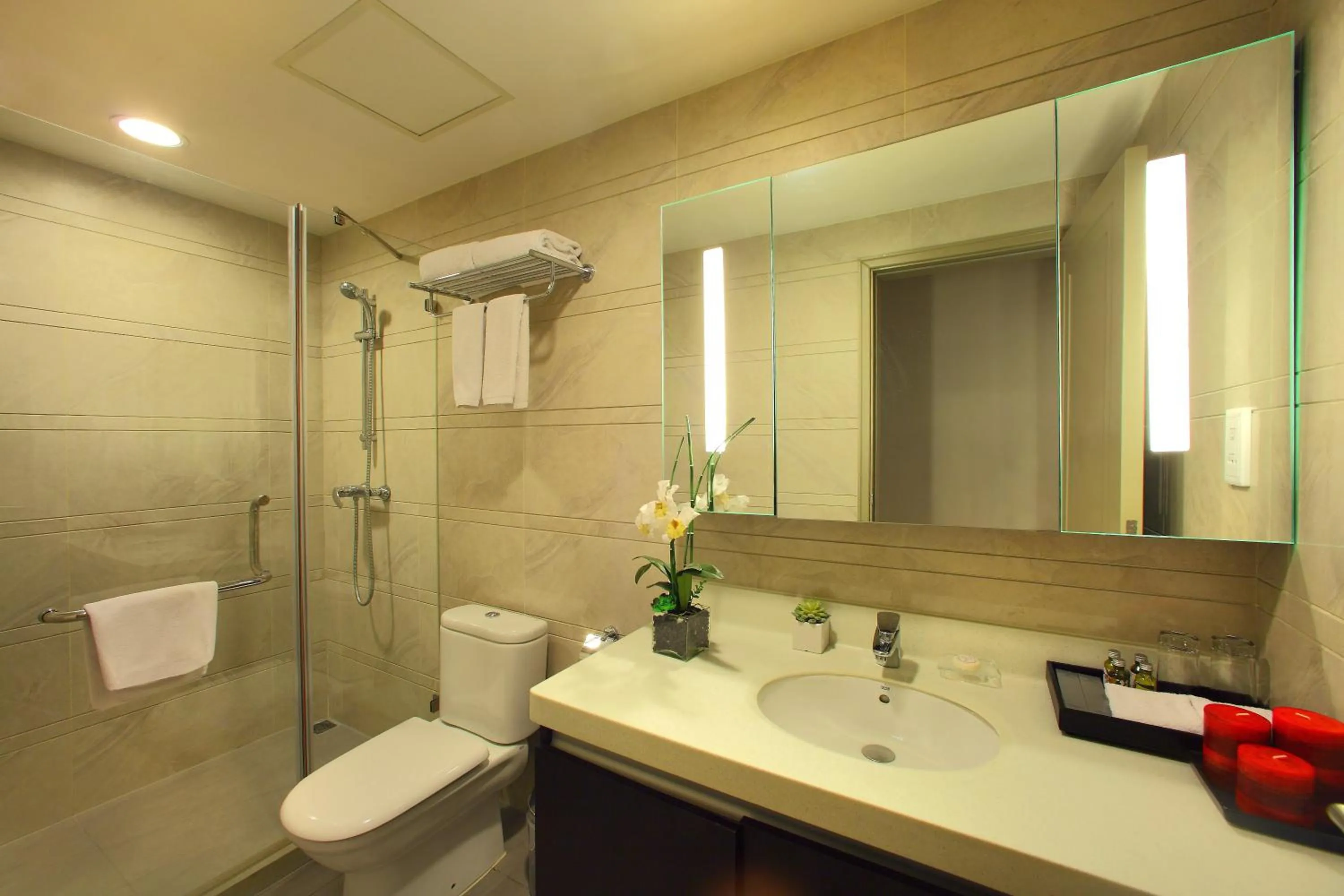 Bathroom in Somerset Heping Shenyang