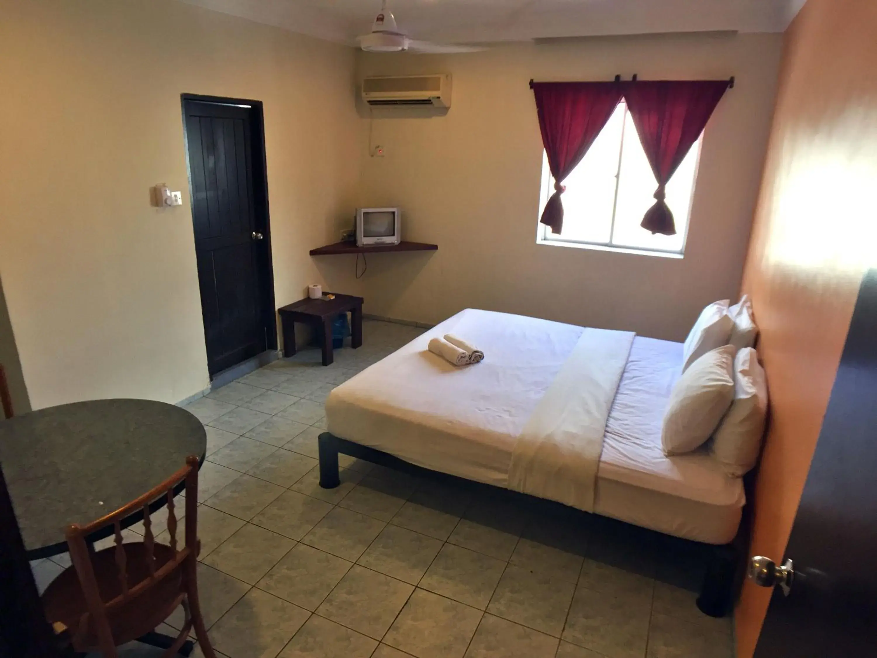 Photo of the whole room, Bed in Abell Residence Photo of the whole room, Bed in Abell Residence