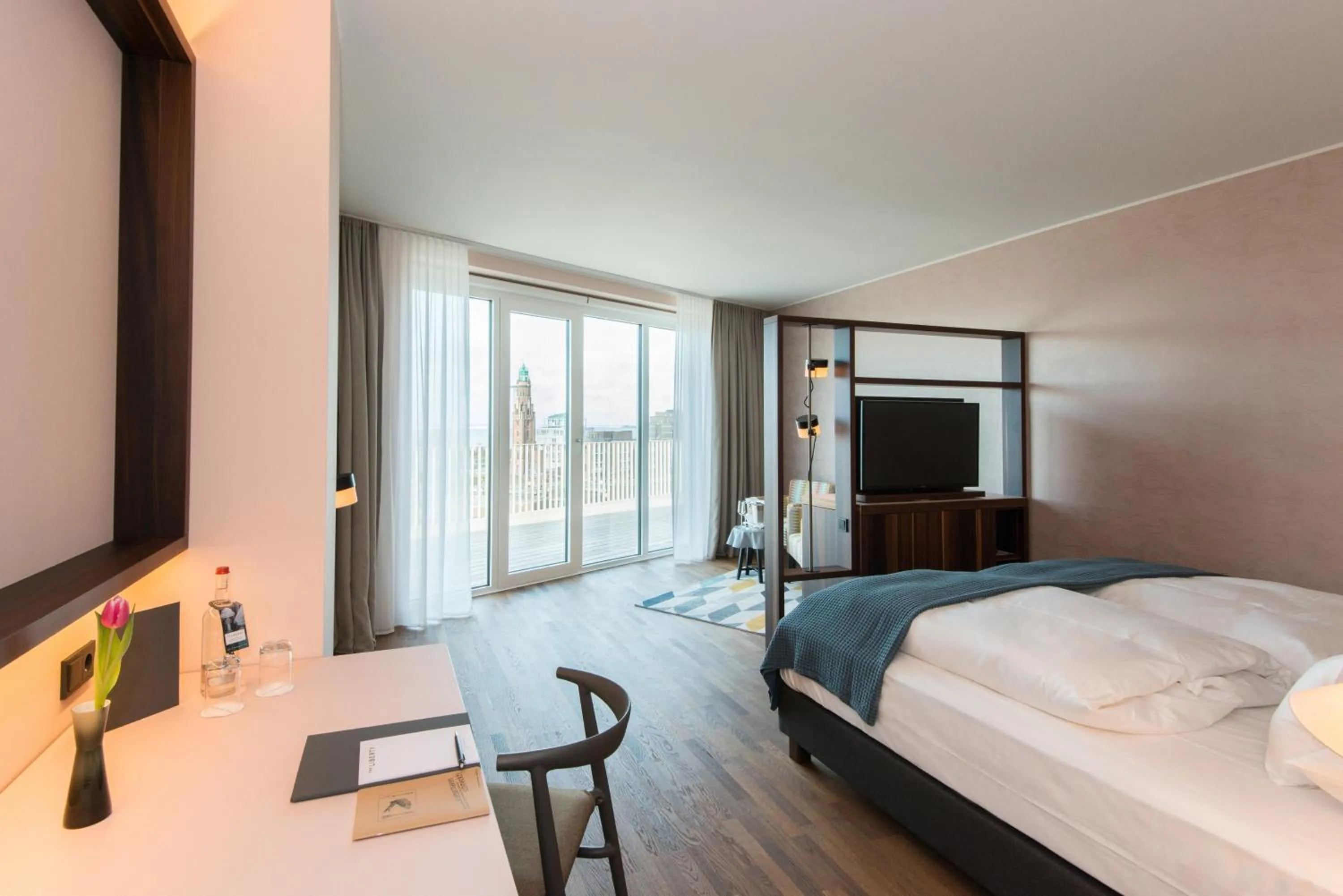 Photo of the whole room, Bed in THE LIBERTY Hotel Bremerhaven BW Signature Collection