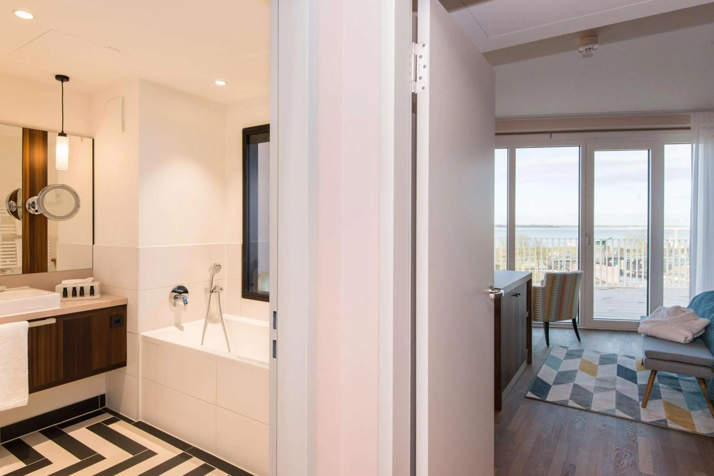 Photo of the whole room in THE LIBERTY Hotel Bremerhaven BW Signature Collection