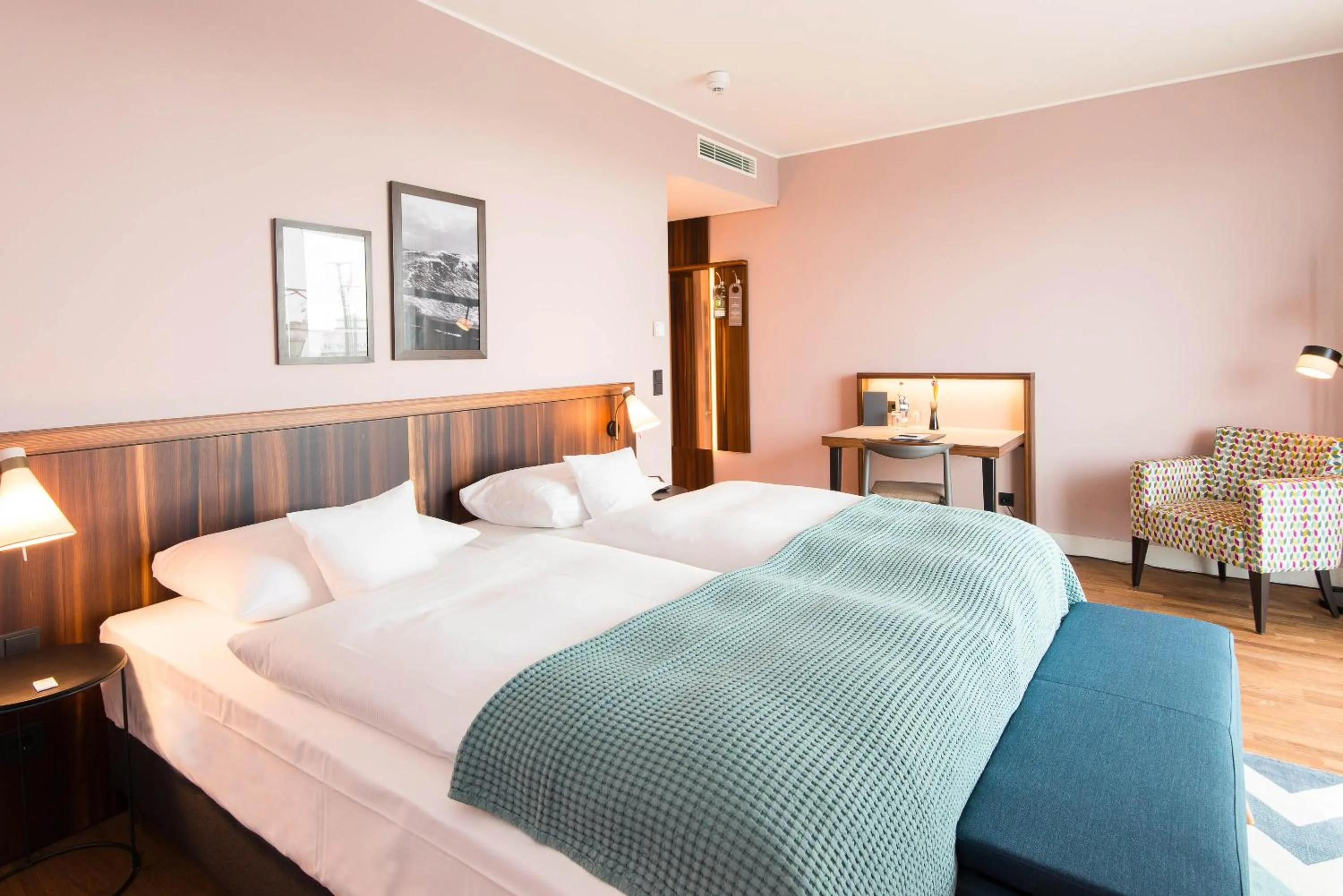 Photo of the whole room, Bed in THE LIBERTY Hotel Bremerhaven BW Signature Collection