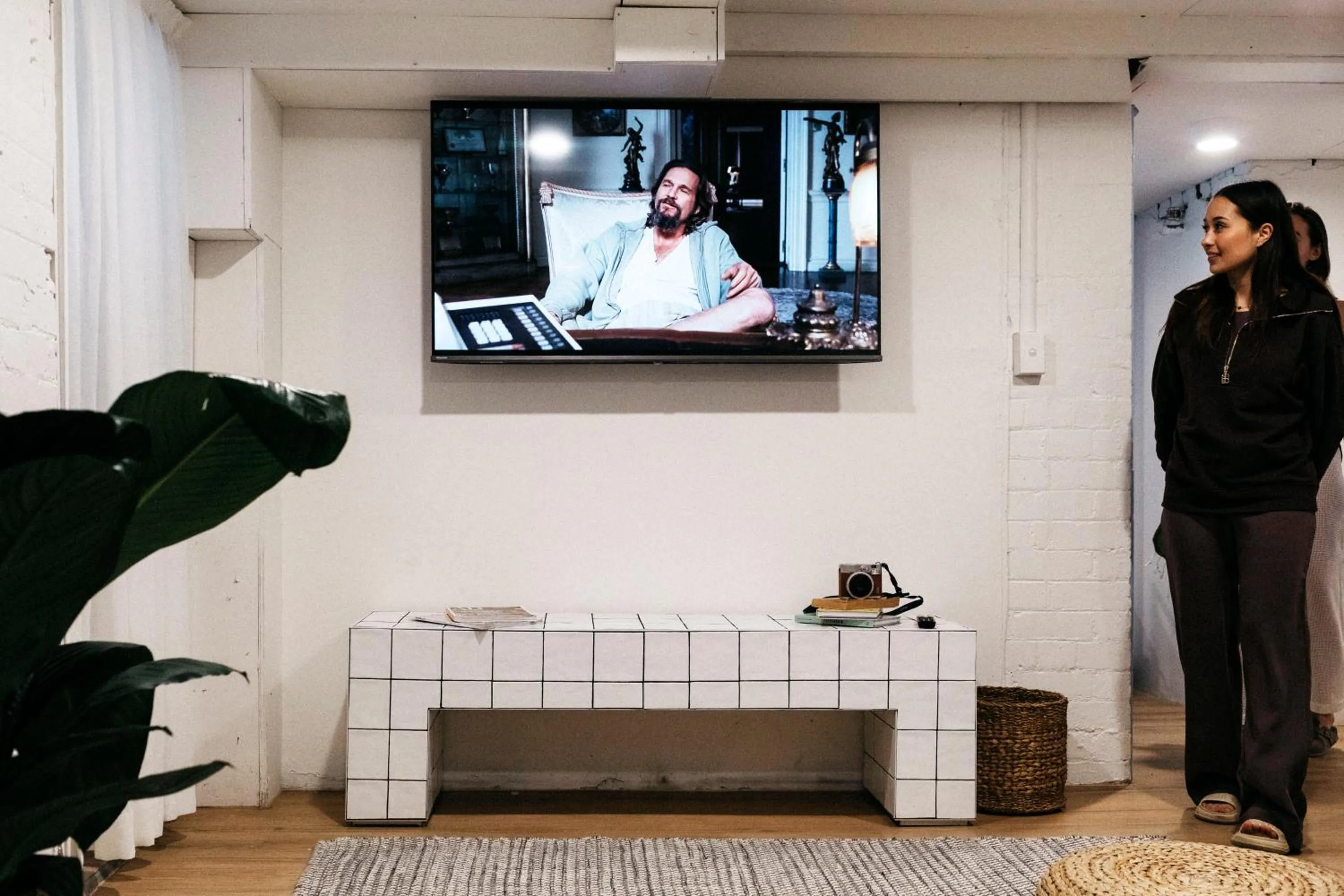 Communal lounge/ TV room in Little Drifter Bondi