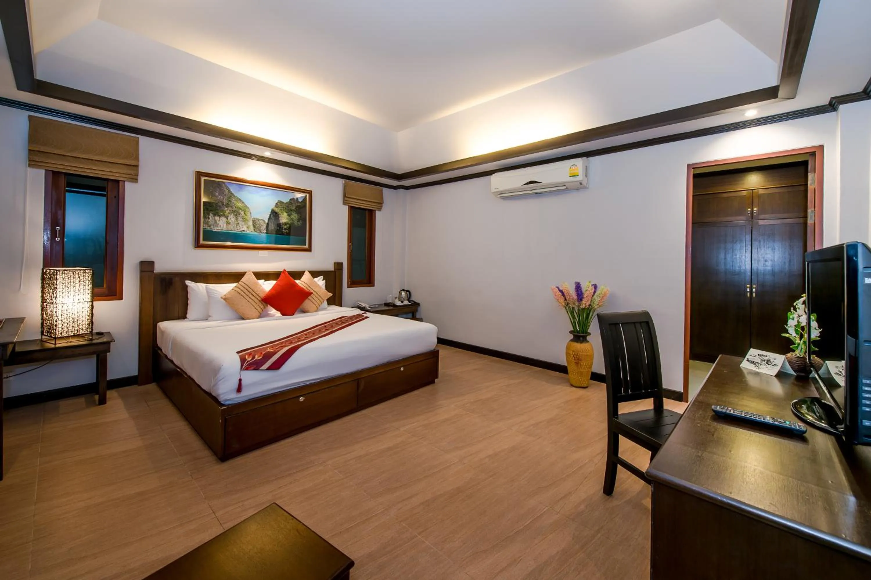 Photo of the whole room, Bed in Pai Tan Villas - SHA Extra Plus