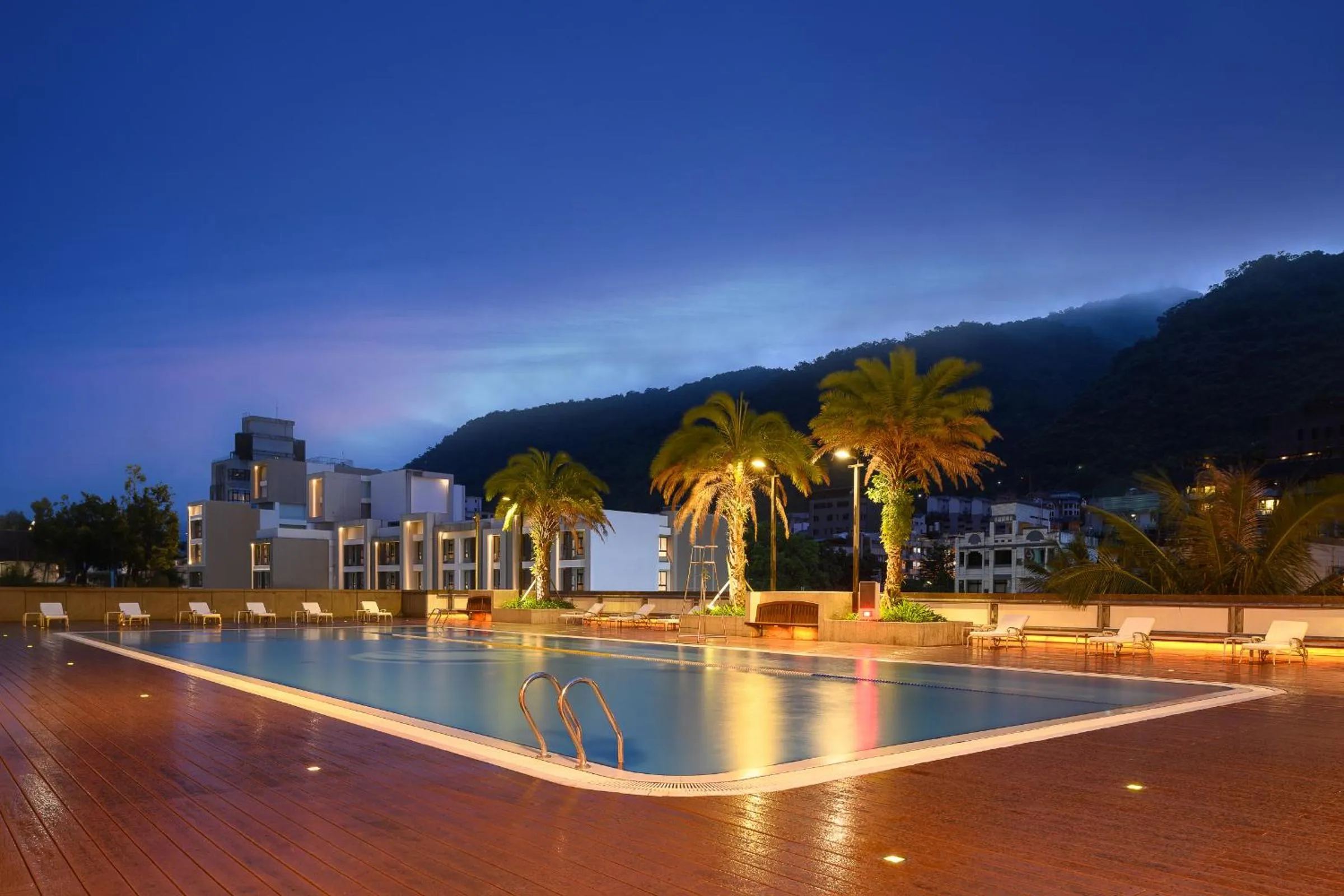 Pool view in Evergreen Resort Hotel - Jiaosi