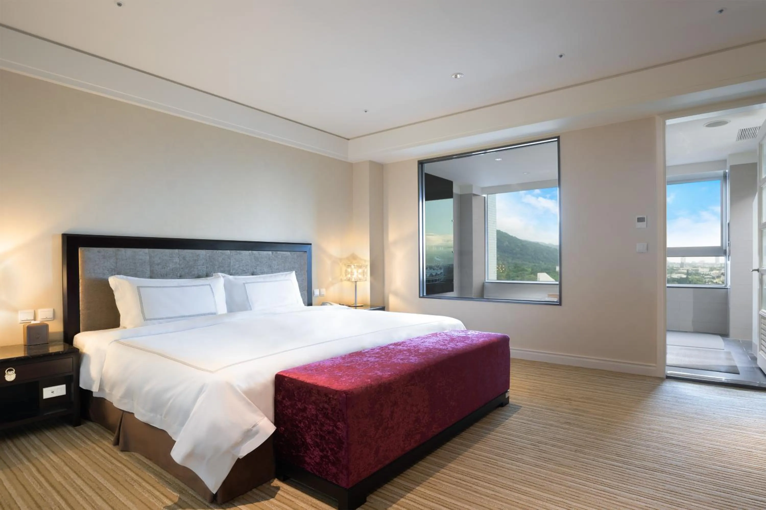 Bed in Evergreen Resort Hotel - Jiaosi