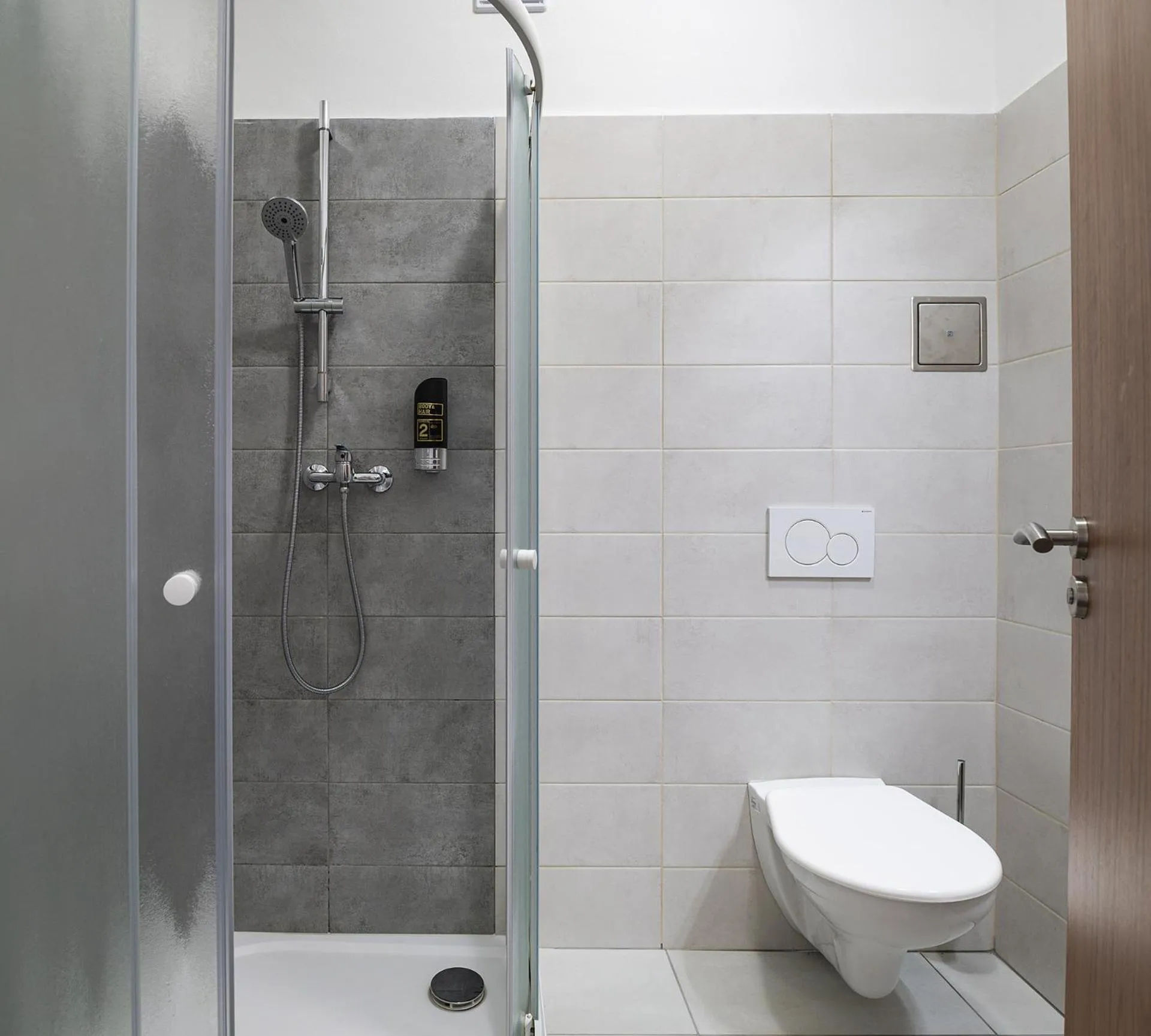 Shower in Hotel Veronika