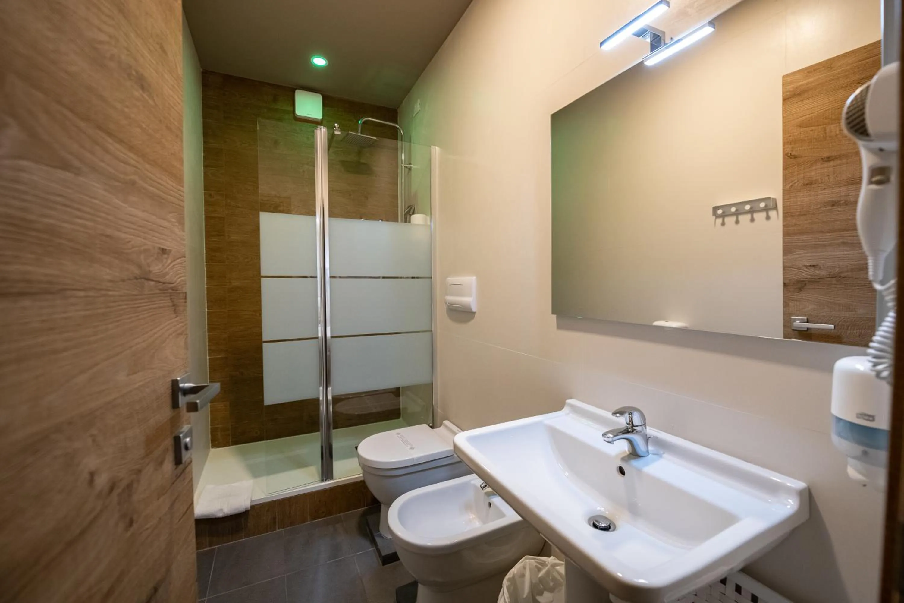 Bathroom in Dannunziano Aparthotel