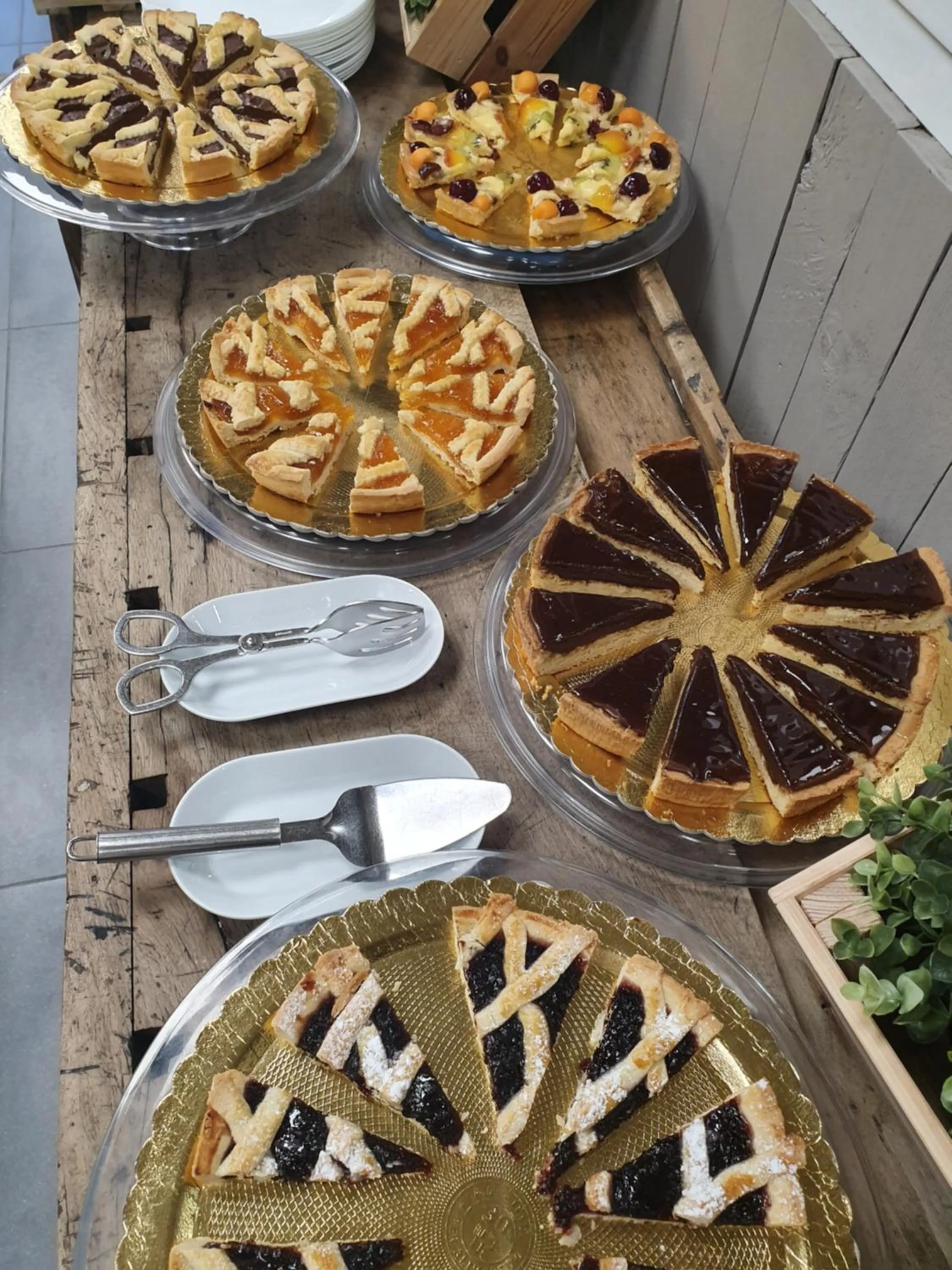 Food and drinks in Dannunziano Aparthotel