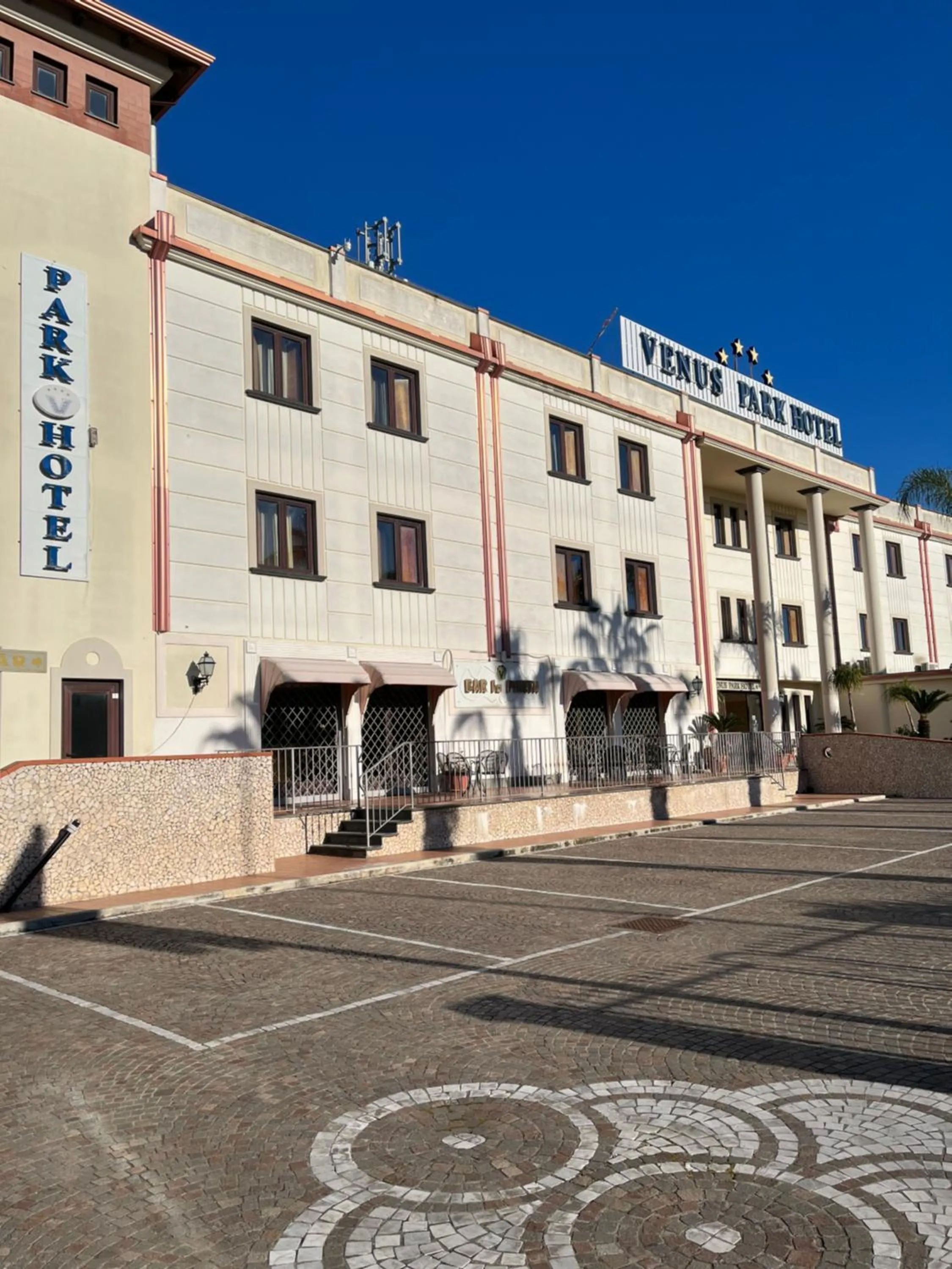 Facade/entrance in Venus Park Hotel