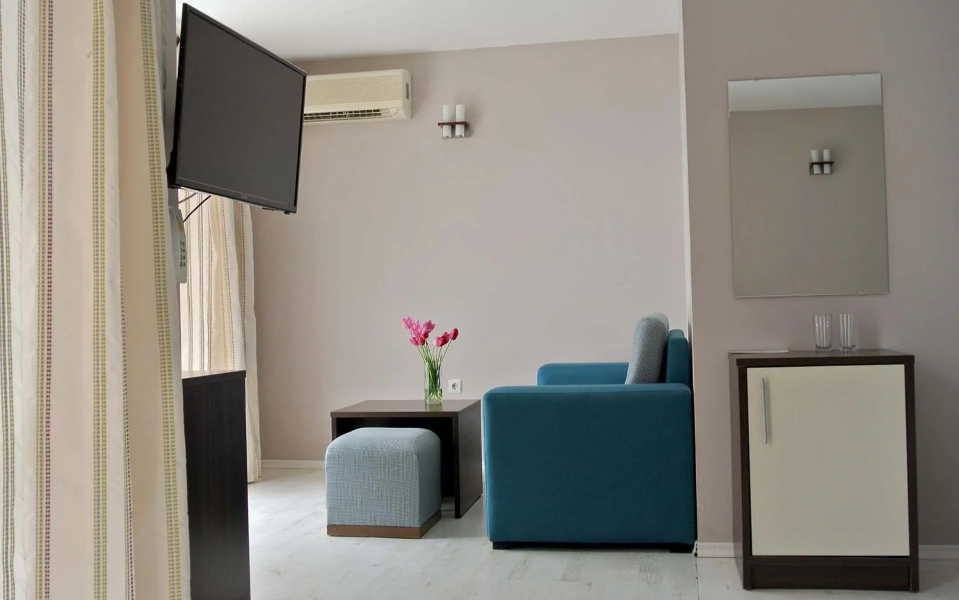 Seating area in Valeo Hotel