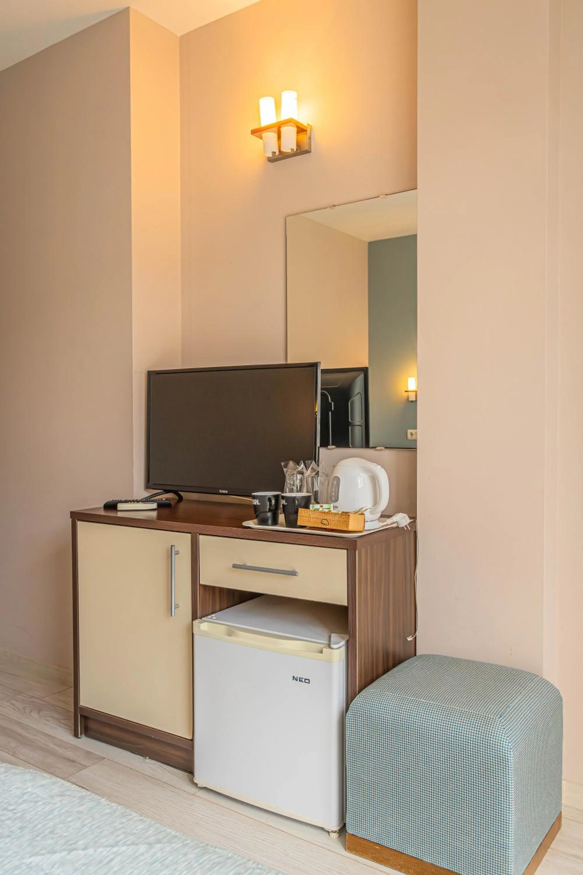 Coffee/tea facilities in Valeo Hotel