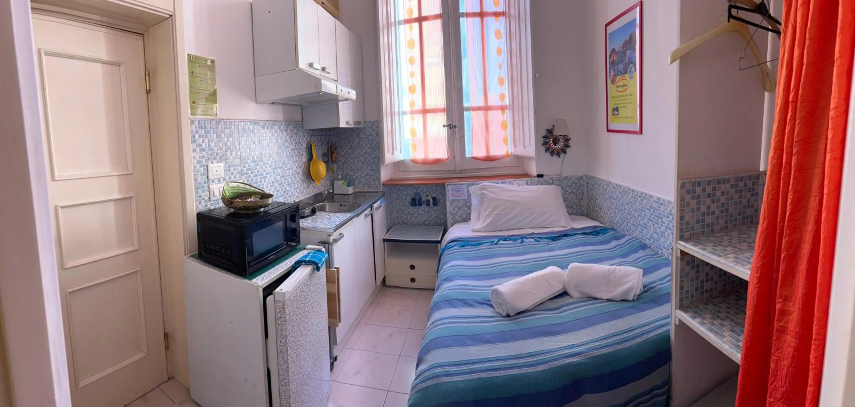 Kitchen or kitchenette, Bed in Villa Arazurrina
