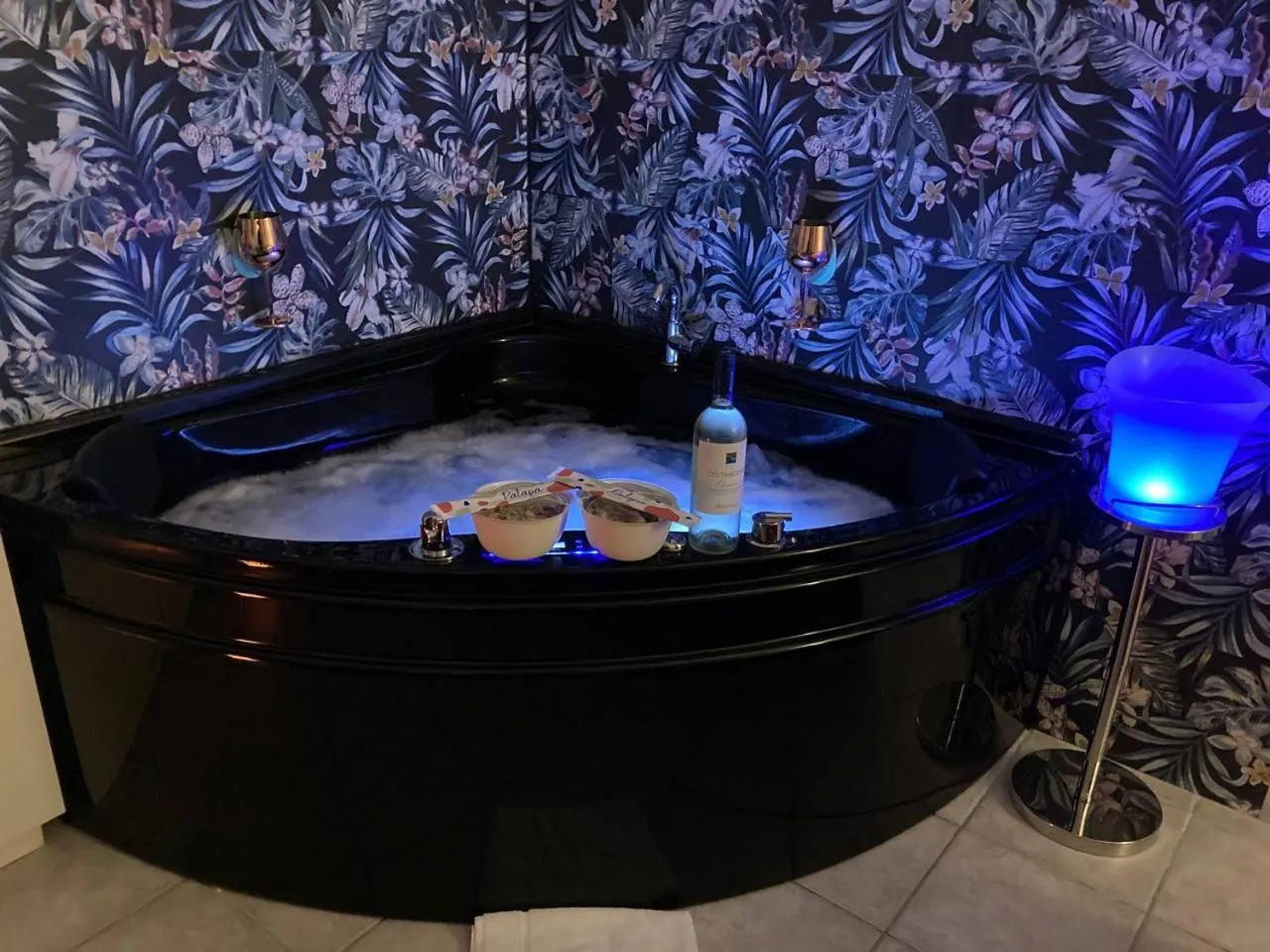 Hot Tub in Villa Arazurrina