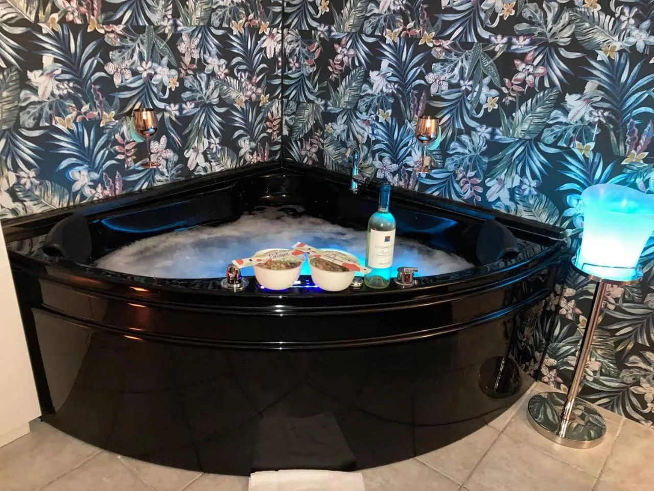 Hot Tub in Villa Arazurrina