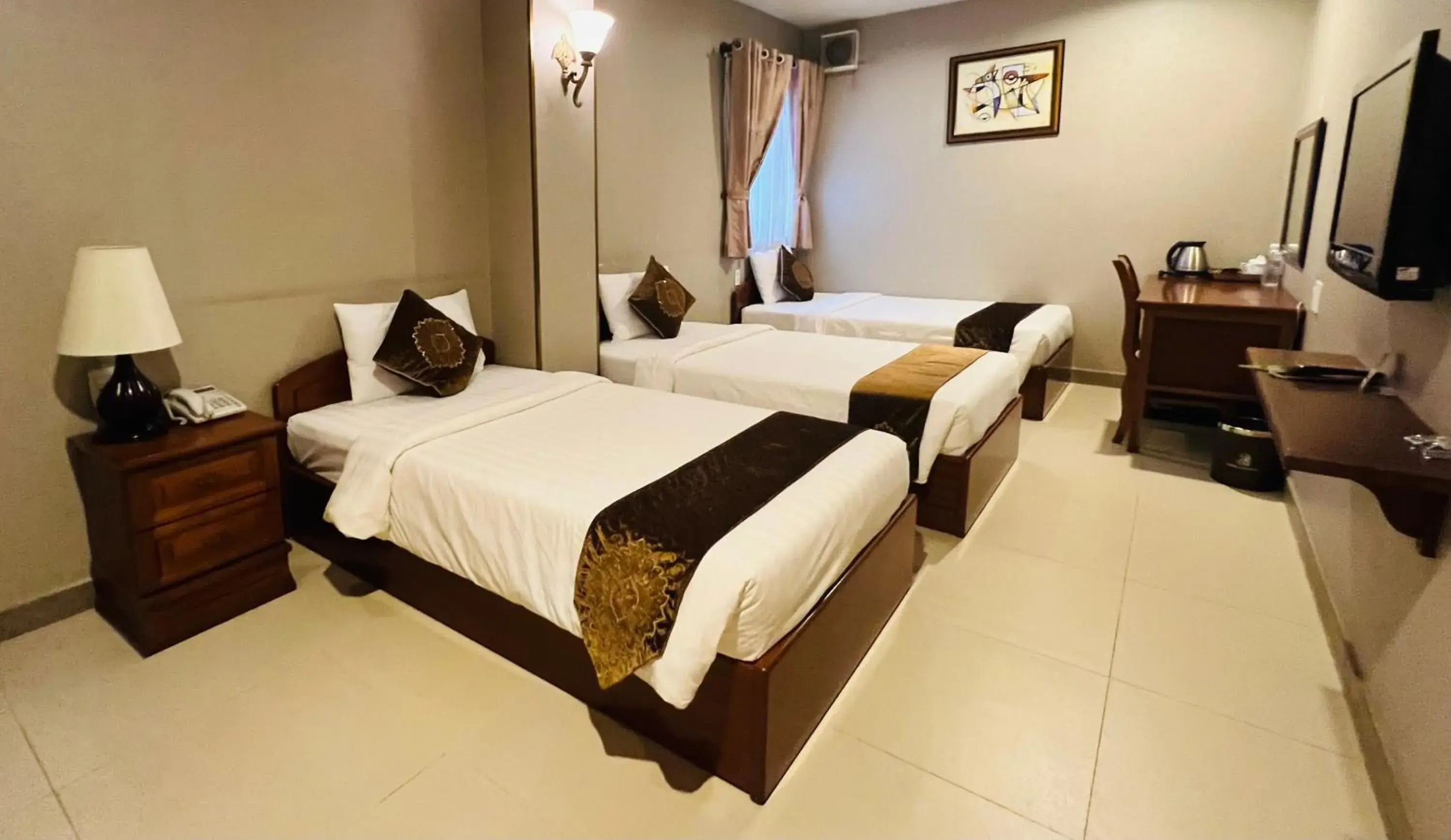 Bedroom, Bed in White Lion Hotel Bedroom, Bed in White Lion Hotel