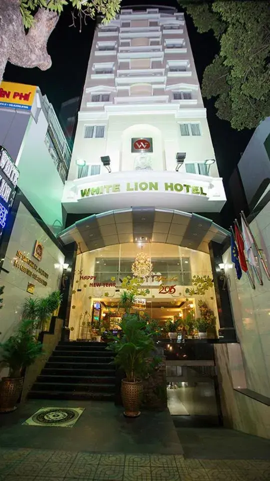 Facade/entrance in White Lion Hotel Facade/entrance in White Lion Hotel