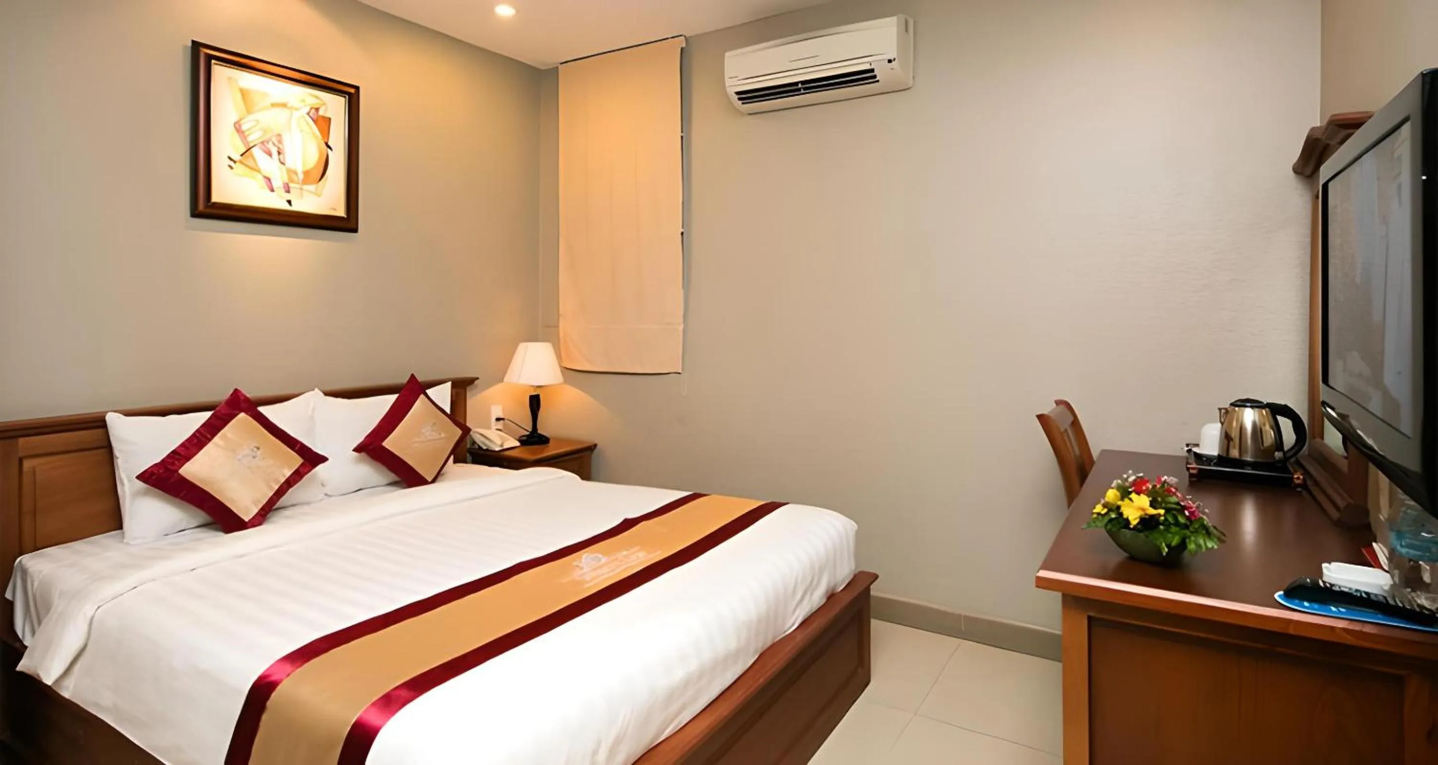 Bedroom, Bed in White Lion Hotel