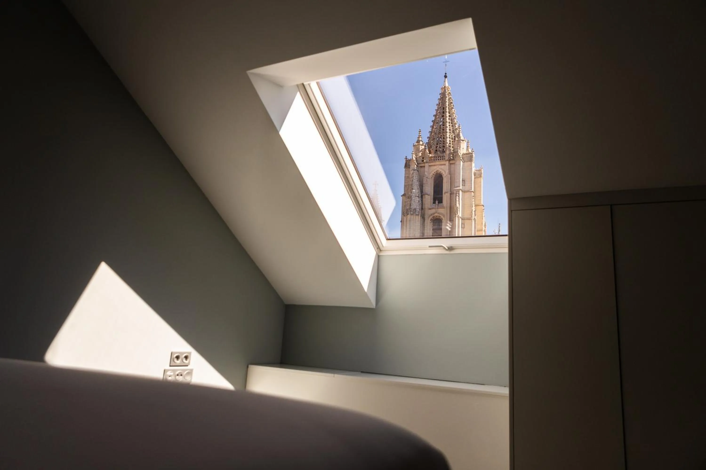 Photo of the whole room in Principia Suites