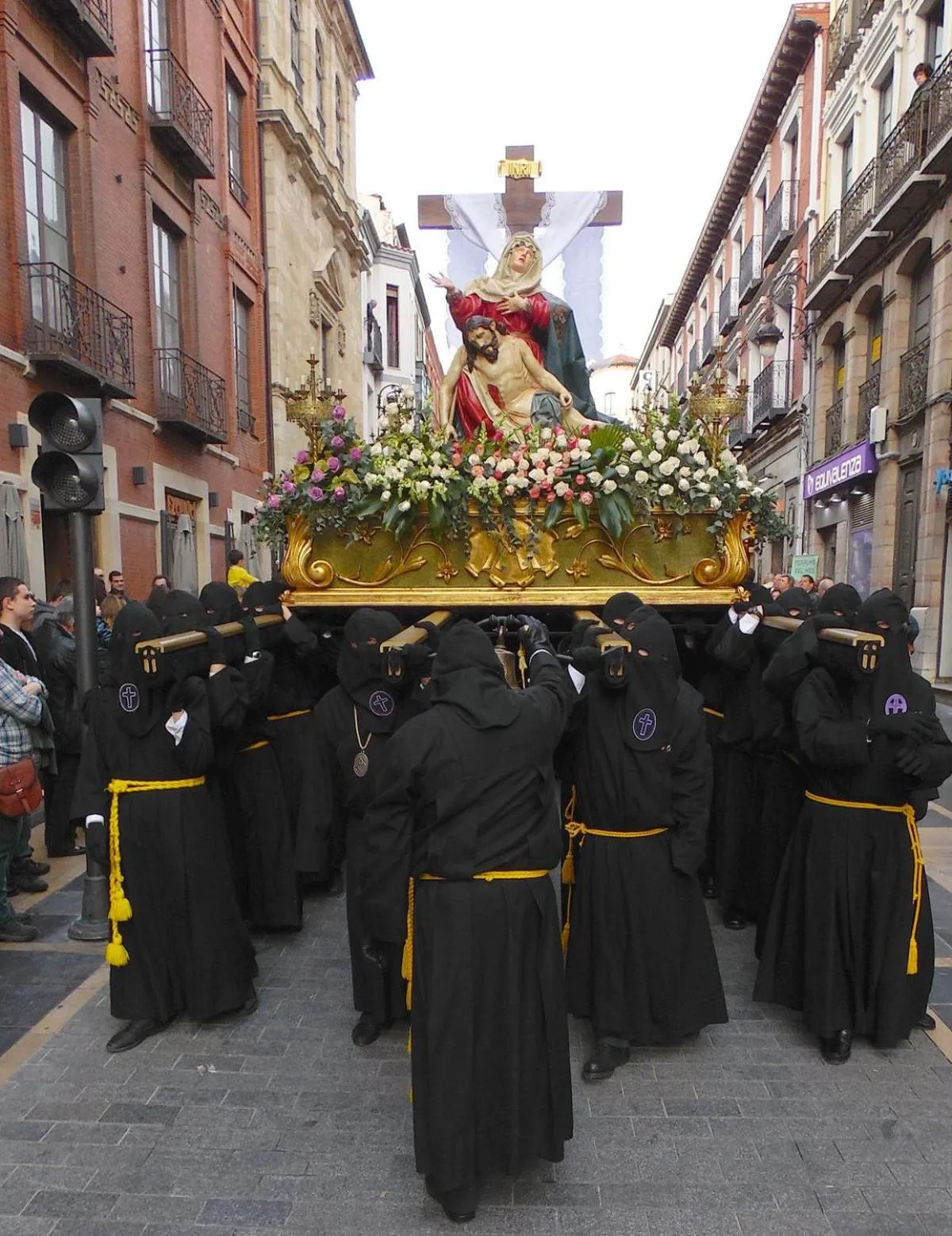 Neighbourhood in Principia Suites