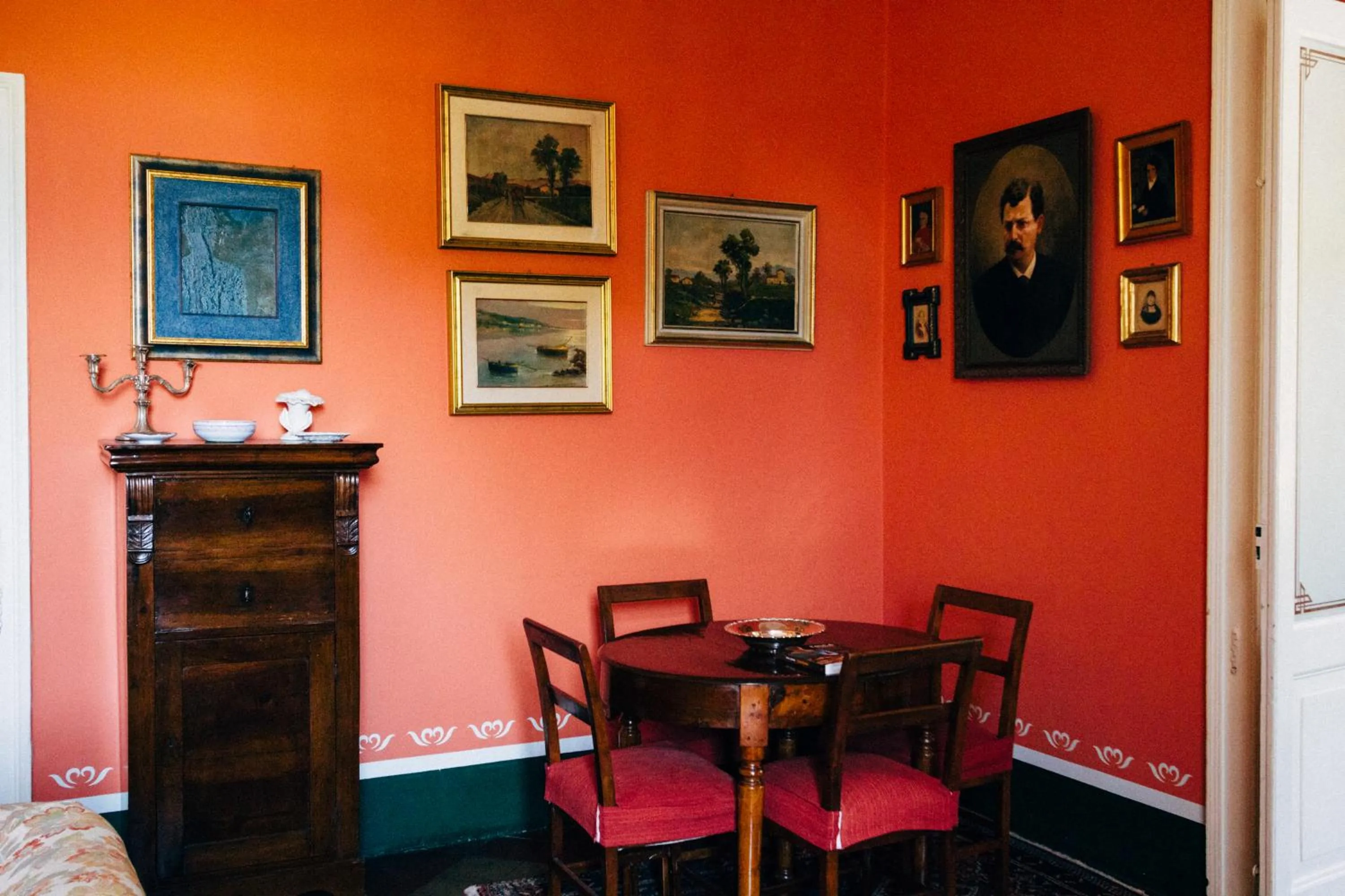 Communal lounge/ TV room in Villino Eleonora