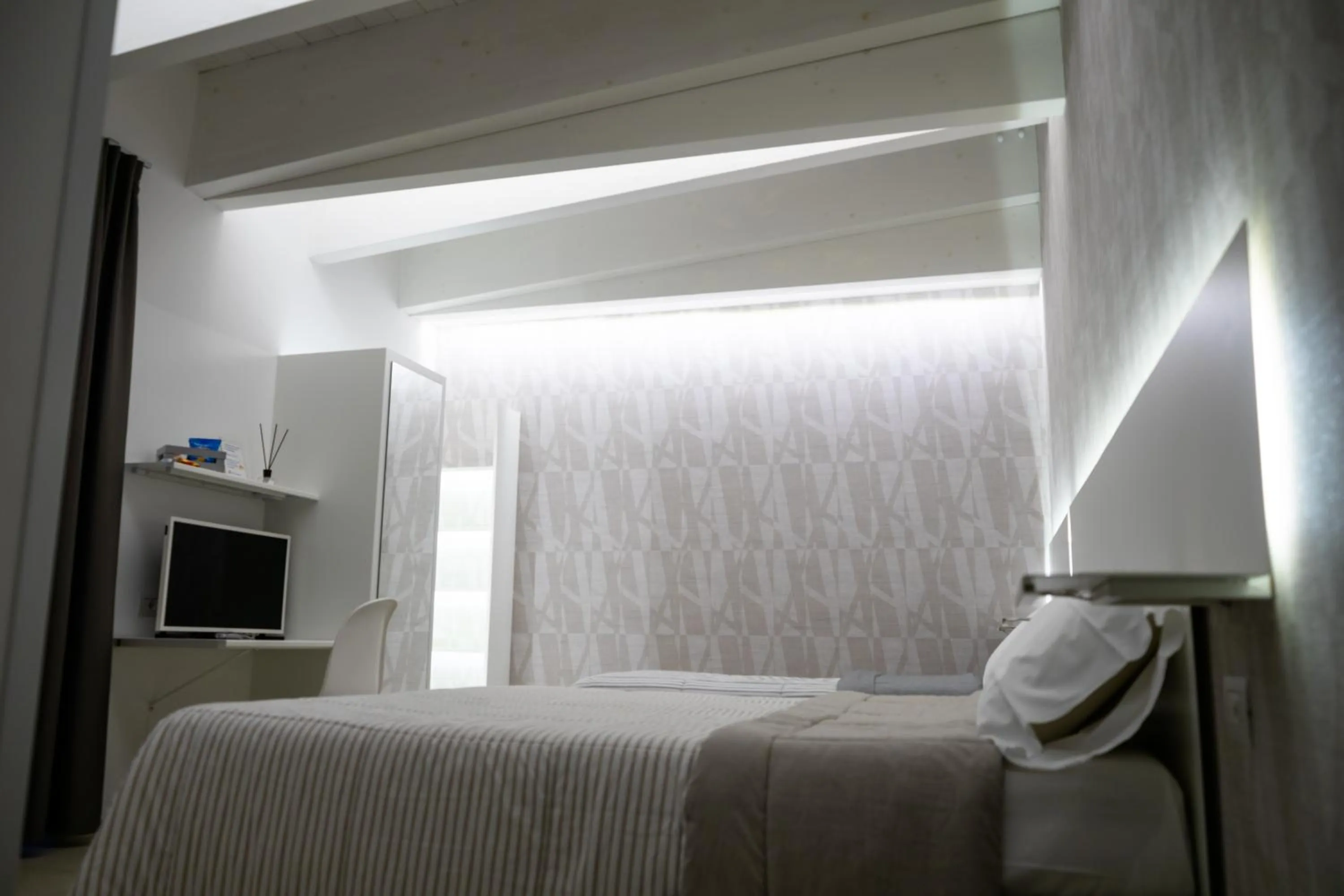 Communal lounge/ TV room, Bed in La Dimora Del Re