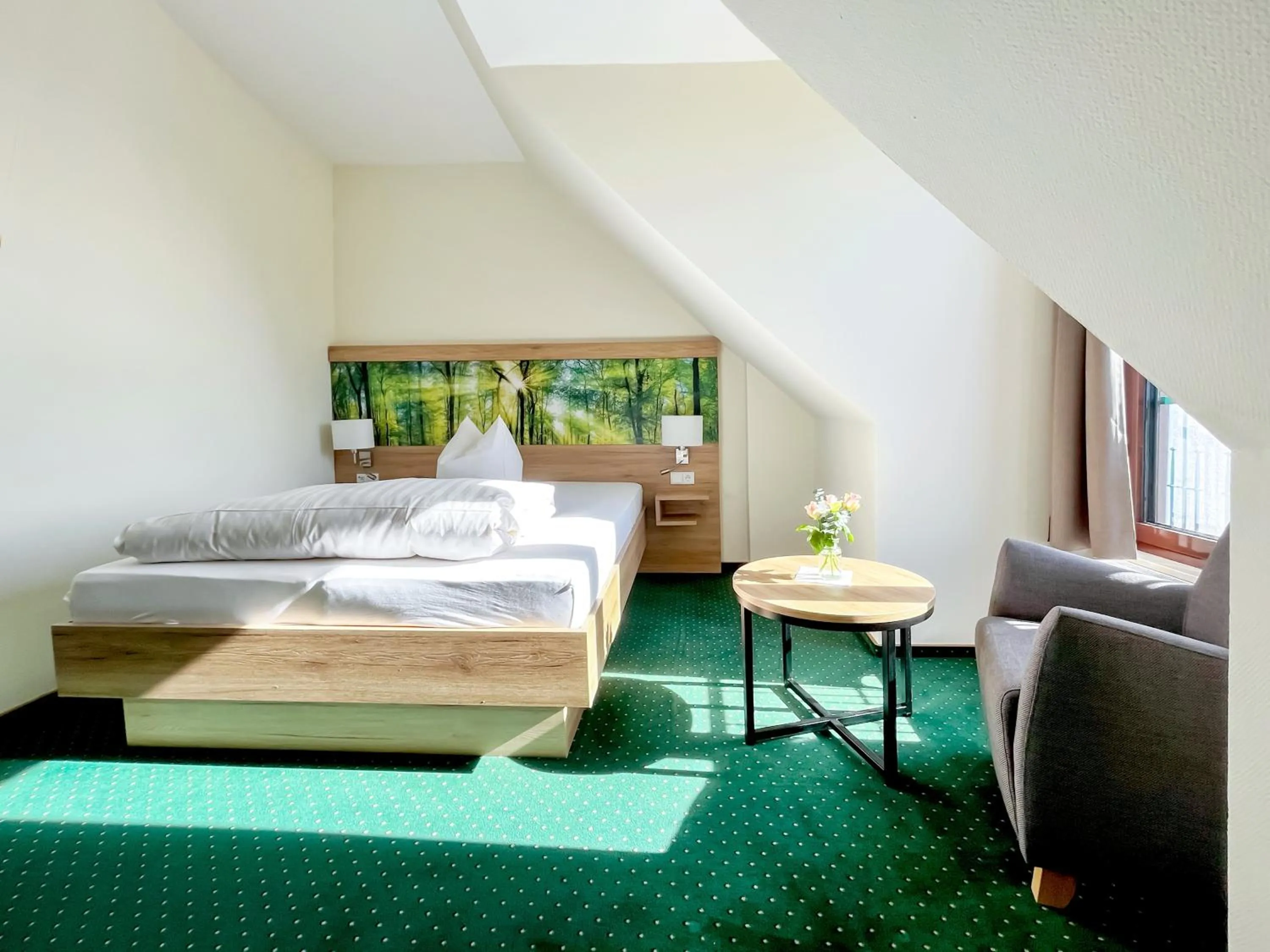 Photo of the whole room, Bed in Hotel Schwartze