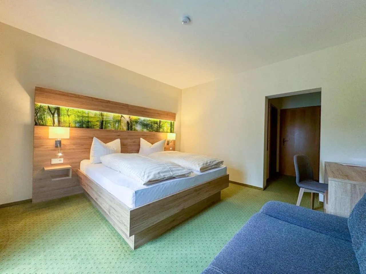 Photo of the whole room, Bed in Hotel Schwartze