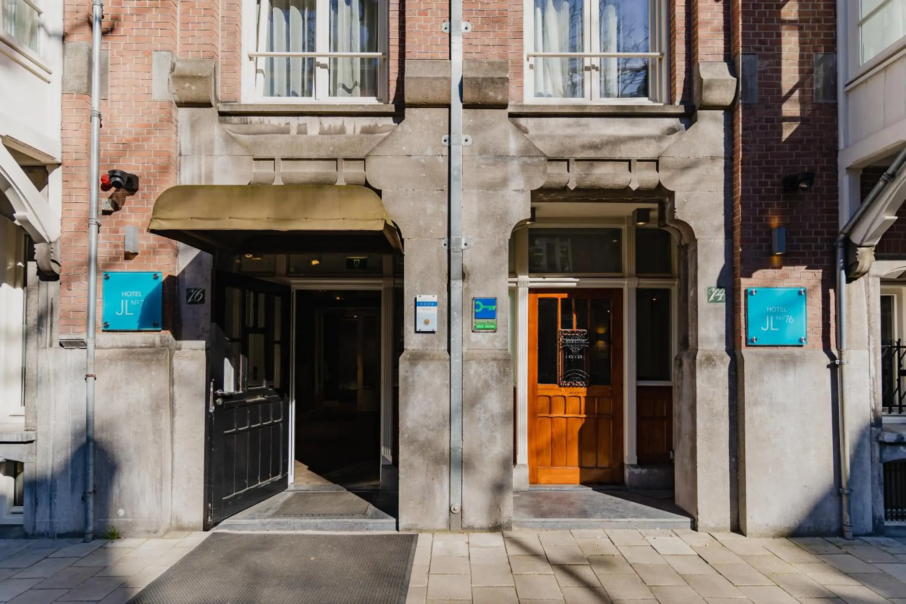 Facade/entrance in Hotel JL No76 Facade/entrance in Hotel JL No76