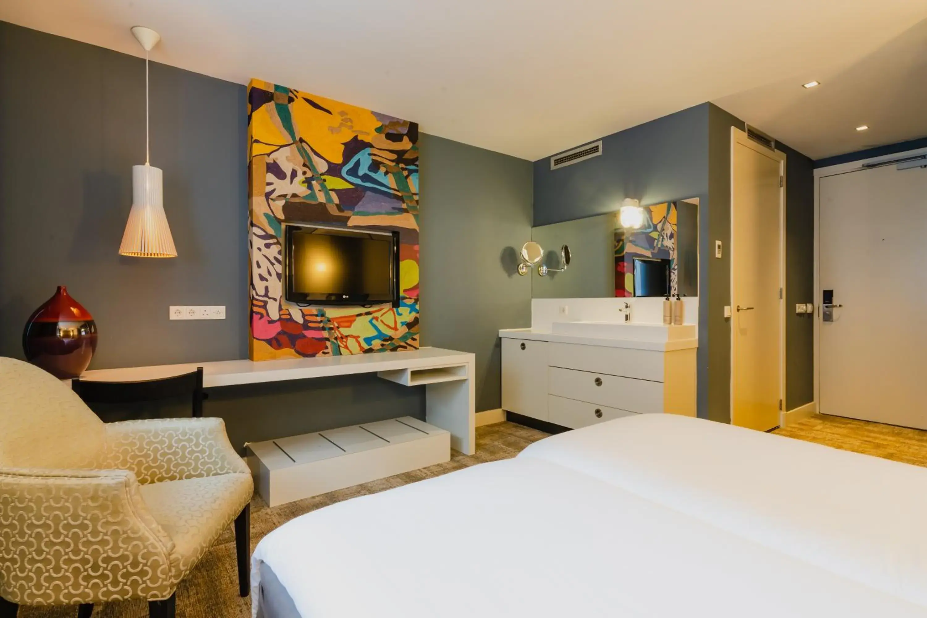 TV and multimedia, Bed in Hotel JL No76 TV and multimedia, Bed in Hotel JL No76