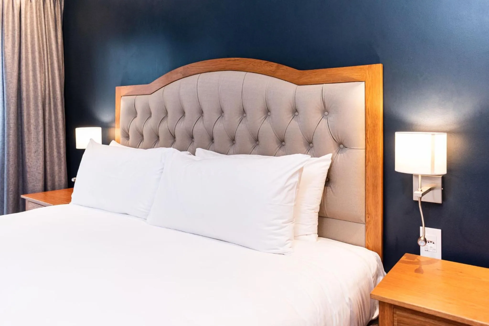 Bed in Premier Express Inn George